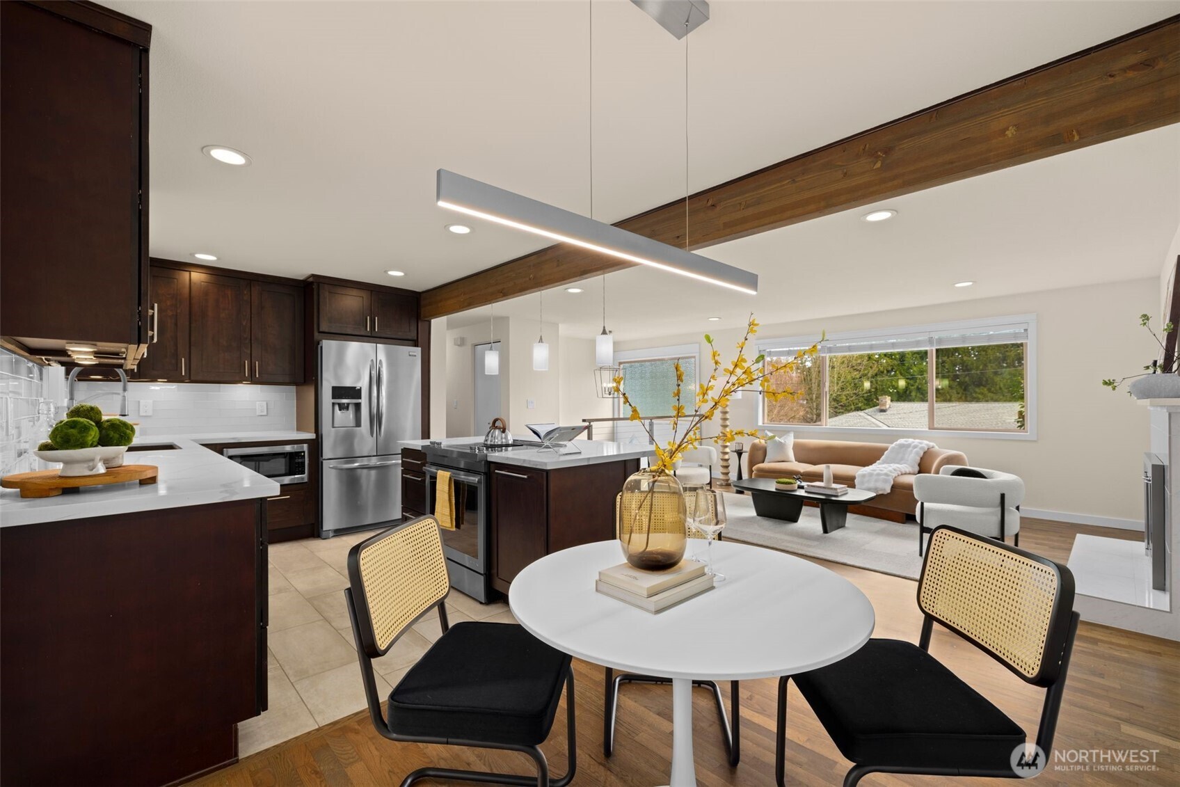 11110 3rd pl se , Everett, WA 98208-7027