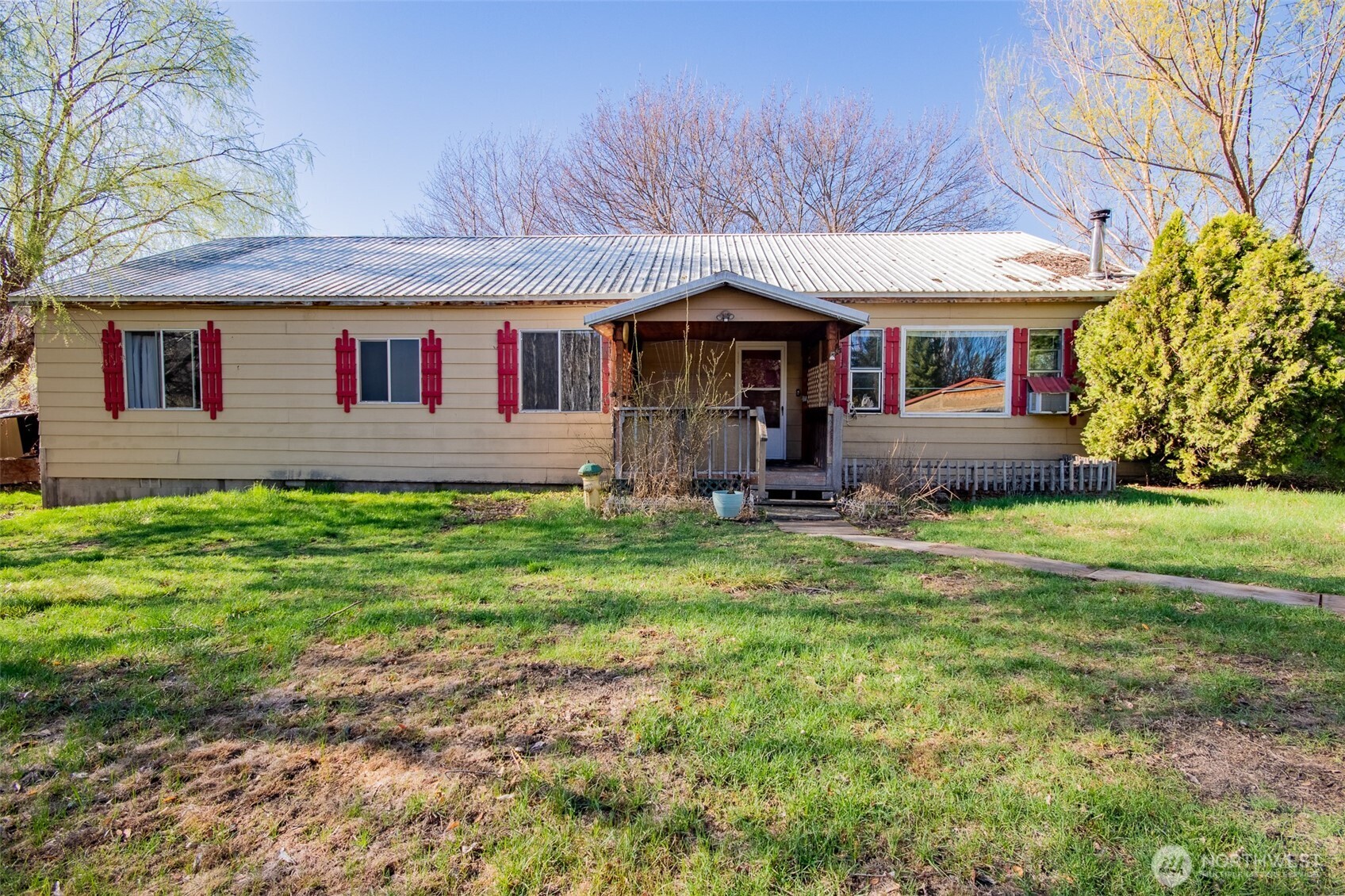 7 Hutton Road , Oroville, WA 98844