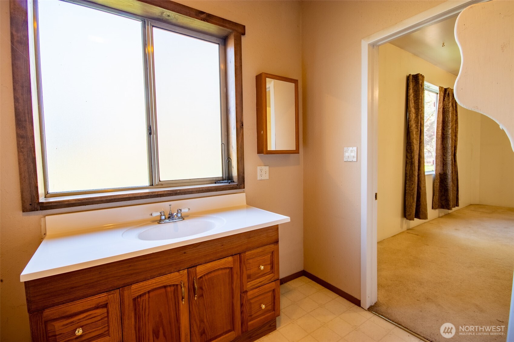 7 Hutton Road , Oroville, WA 98844