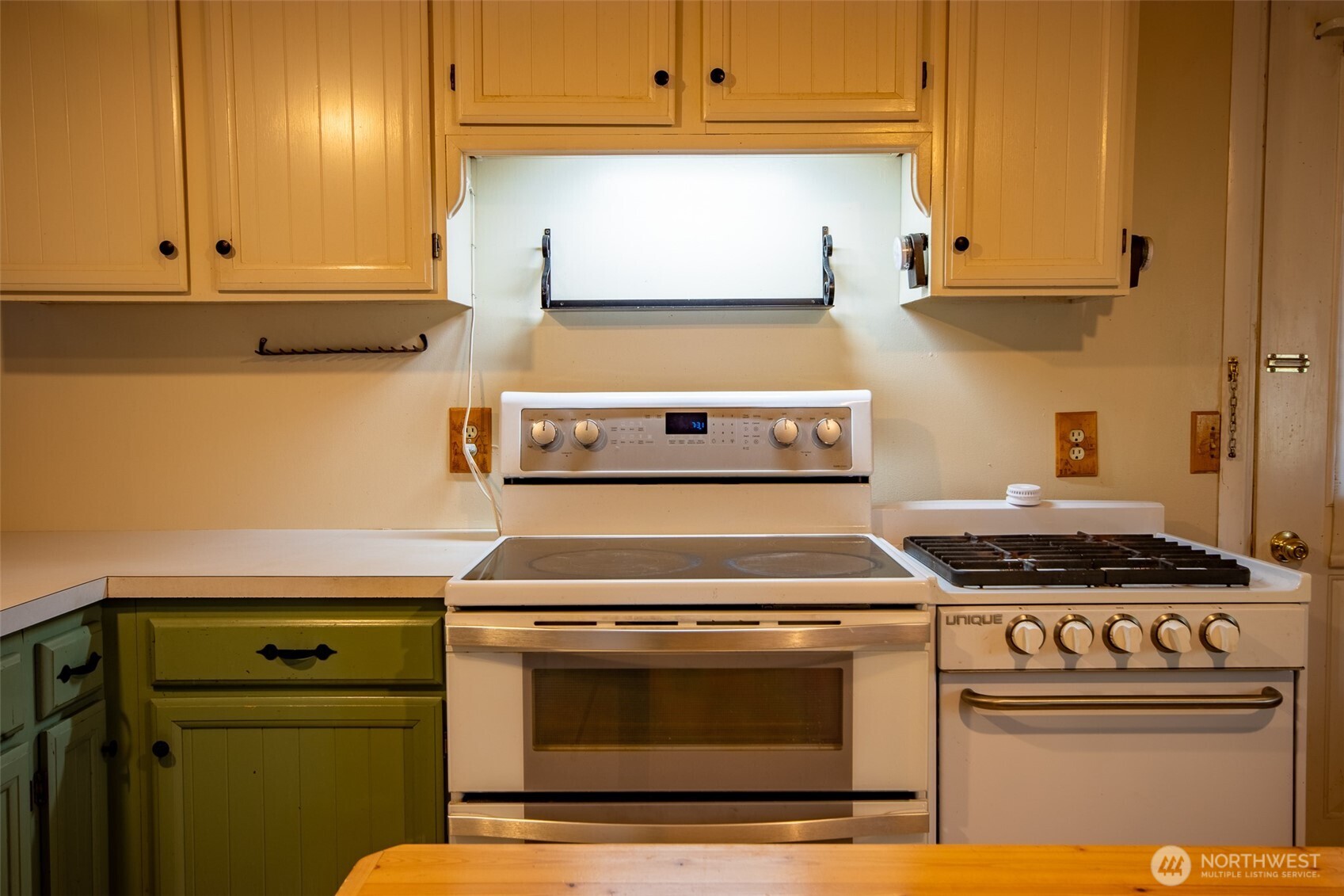 7 Hutton Road , Oroville, WA 98844