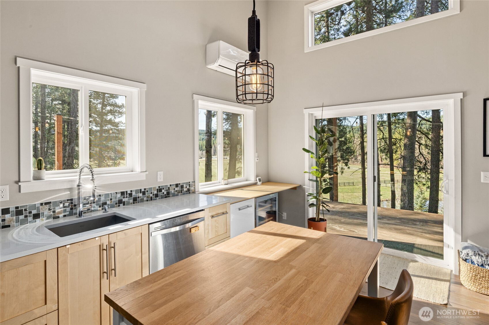 5910 Teanaway Road , Cle Elum, WA 98922