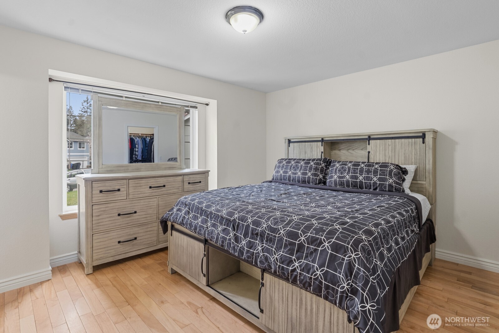 8201 295th St S , Roy, WA 98580