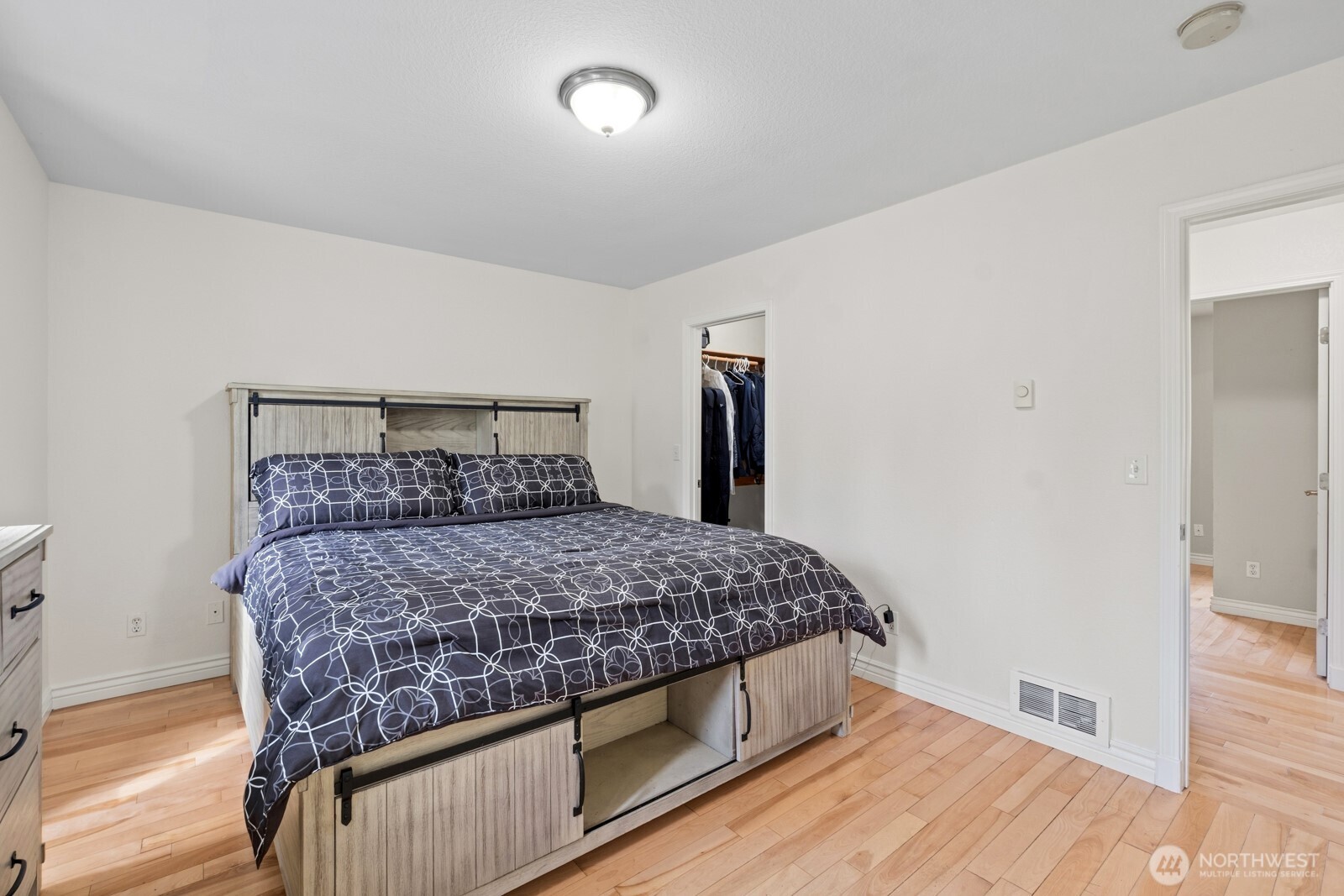 8201 295th St S , Roy, WA 98580