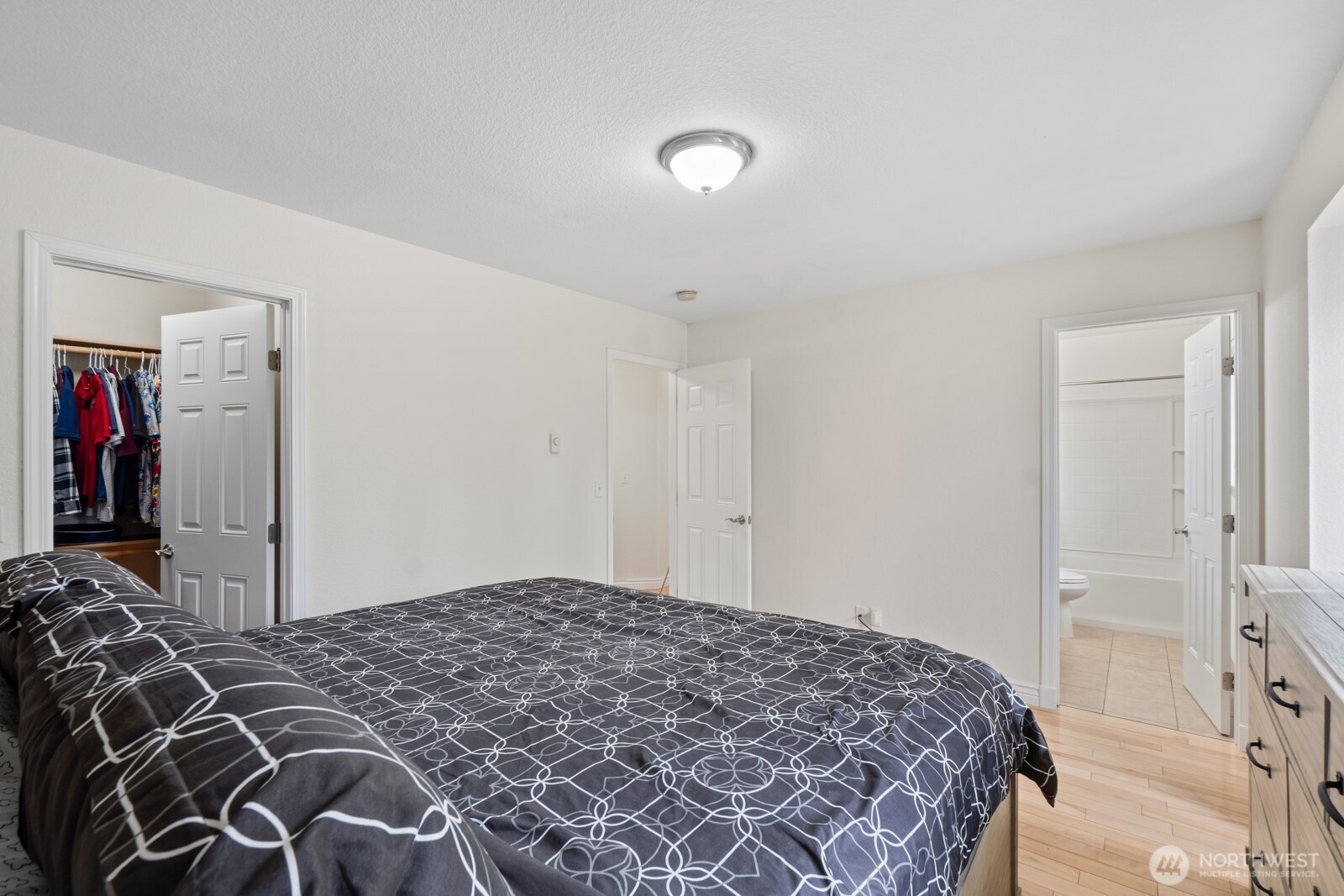 8201 295th St S , Roy, WA 98580