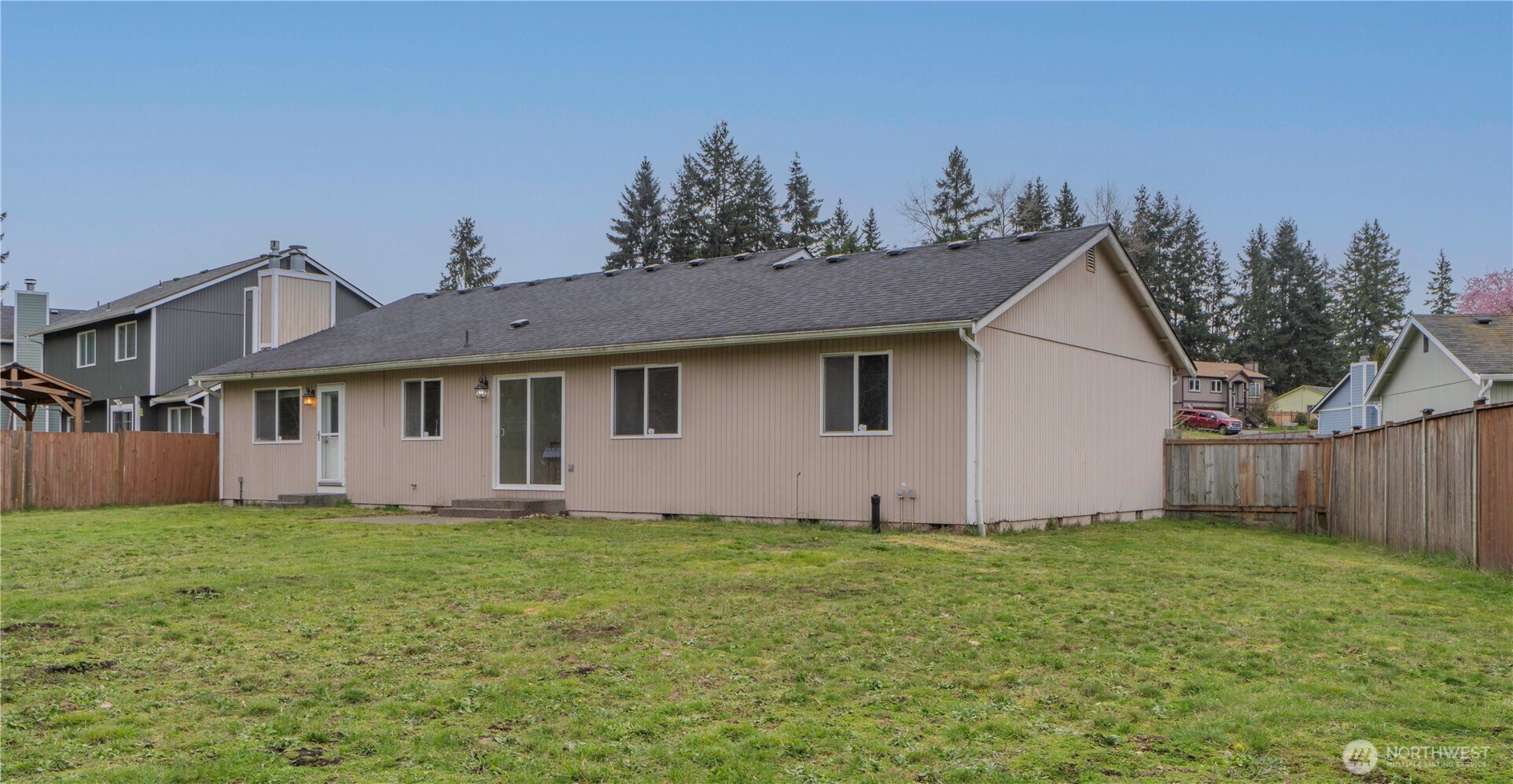 8201 295th St S , Roy, WA 98580