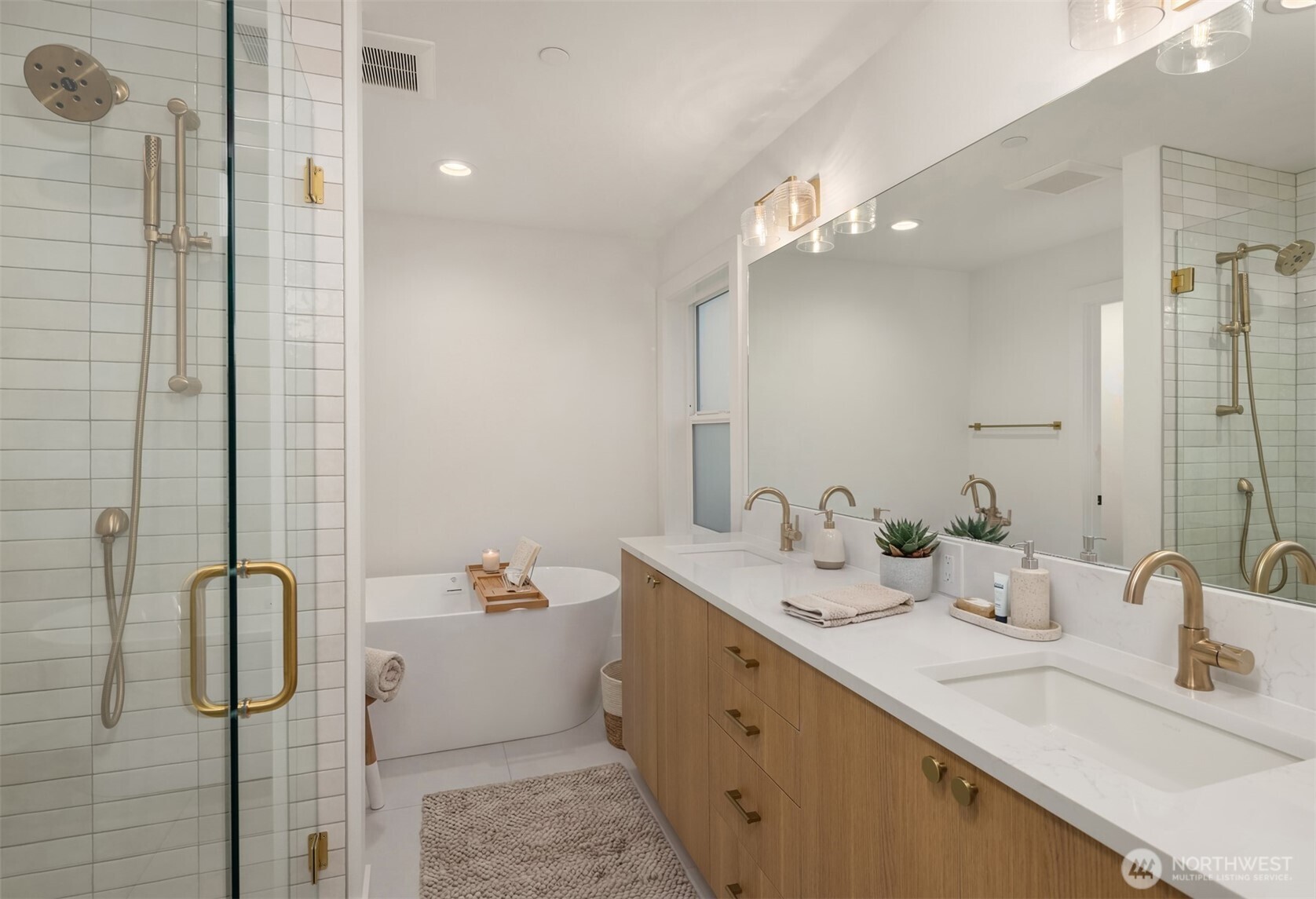 13728 NE 101st Street , Kirkland, WA 98033