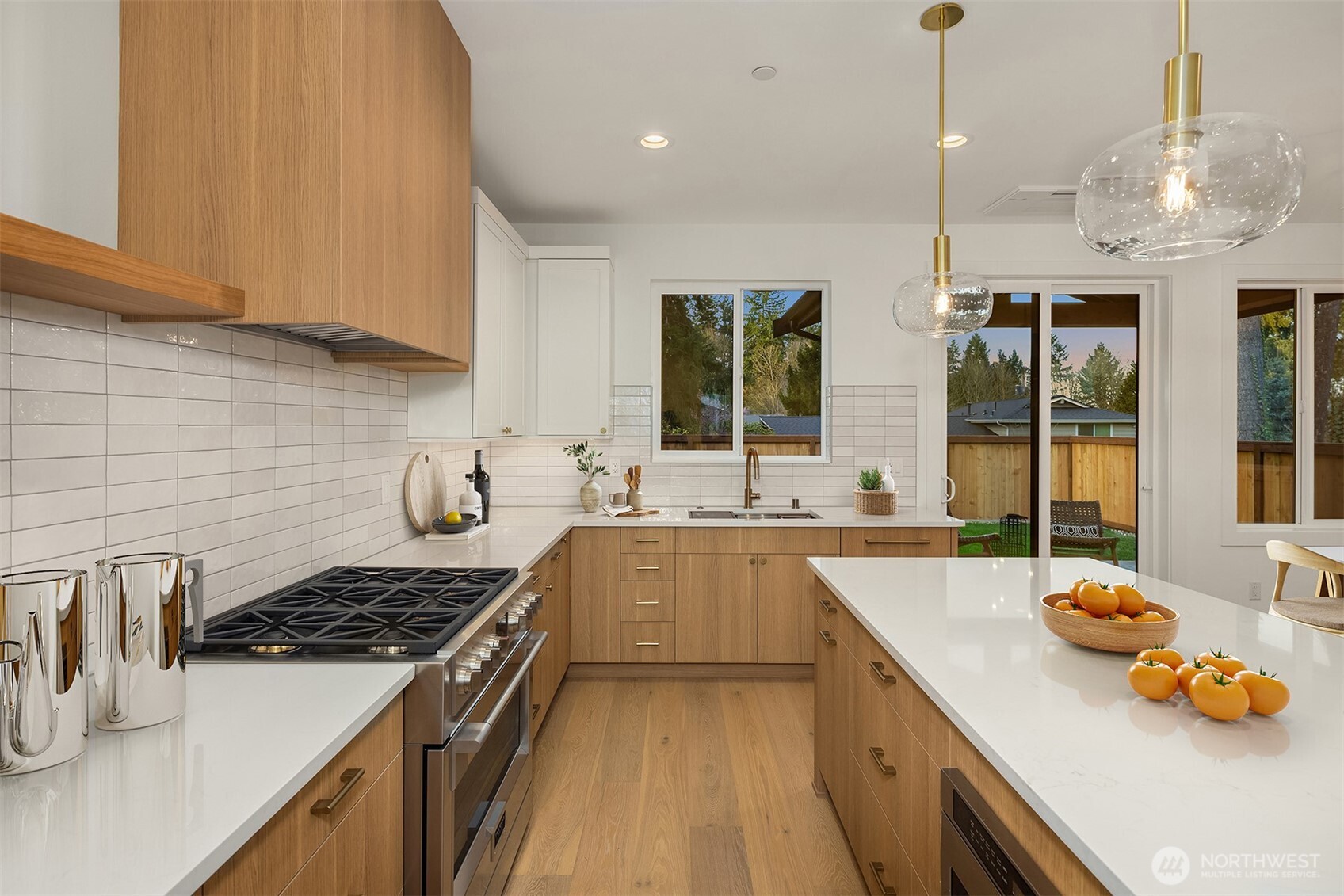 13728 NE 101st Street , Kirkland, WA 98033