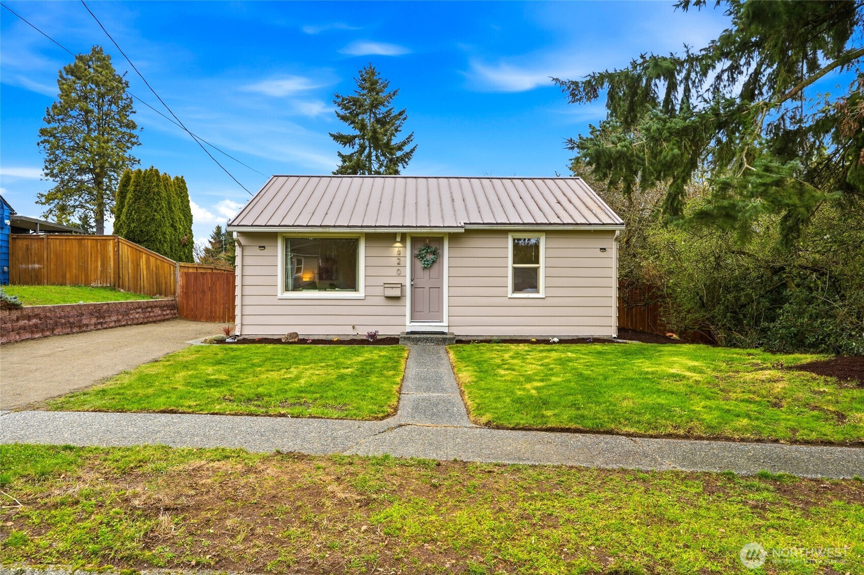 220 SW 137th St , Burien, WA 98166