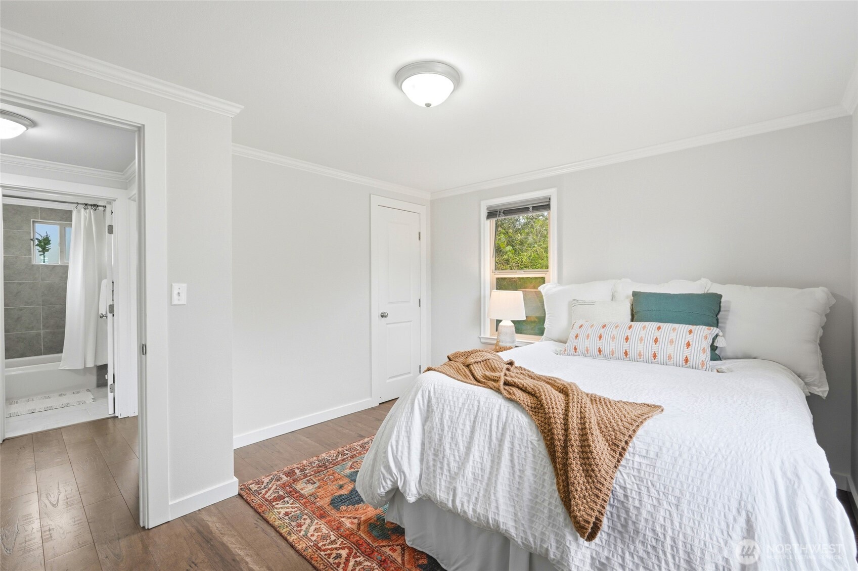 220 SW 137th St , Burien, WA 98166