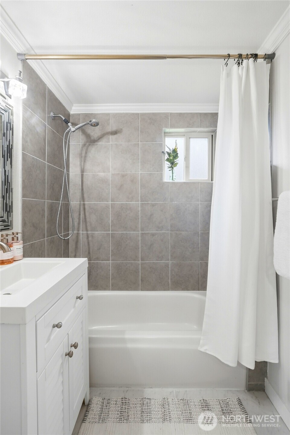 220 SW 137th St , Burien, WA 98166