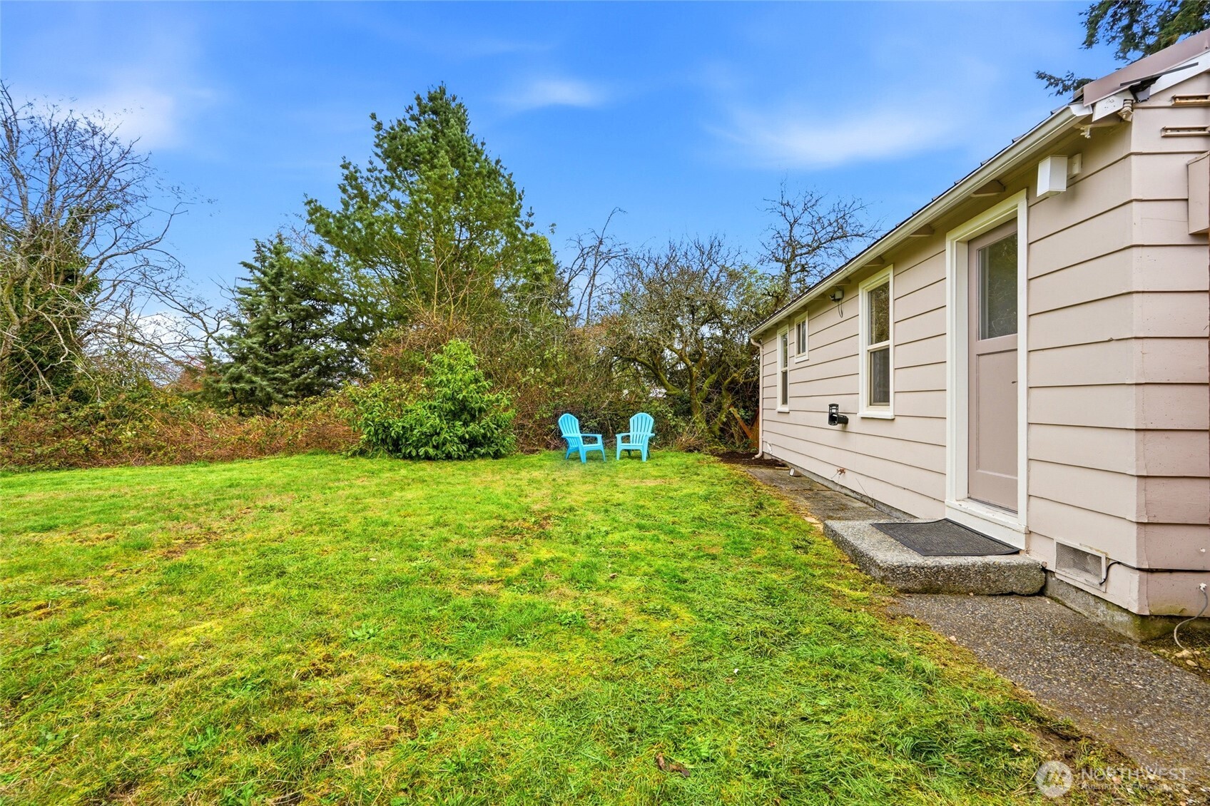 220 SW 137th St , Burien, WA 98166