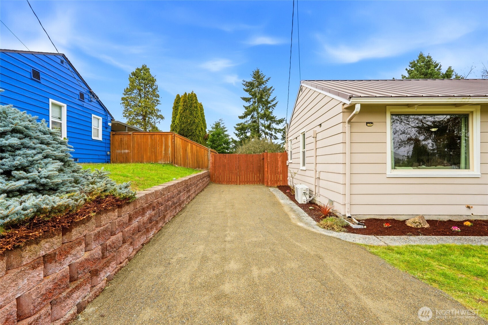 220 SW 137th St , Burien, WA 98166