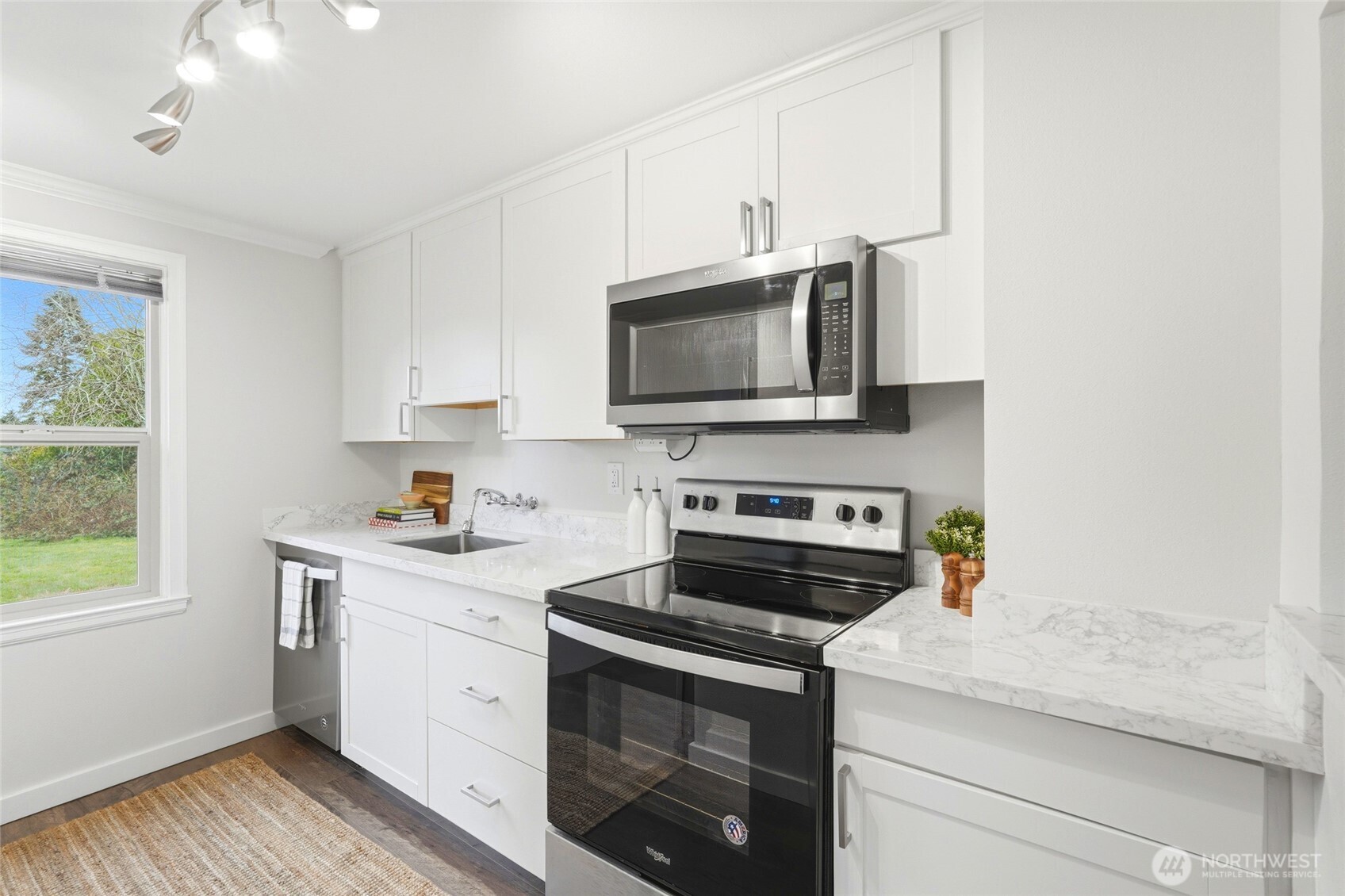 220 SW 137th St , Burien, WA 98166