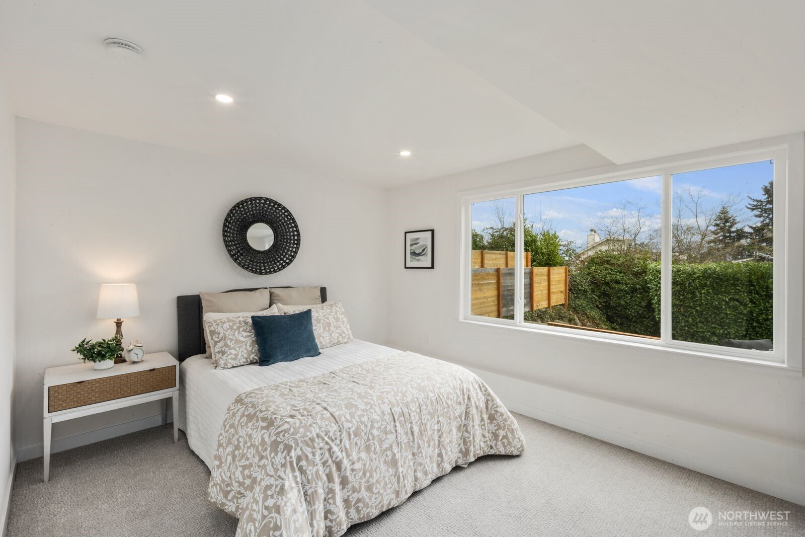 3232 26th Avenue W, Seattle, WA 98199