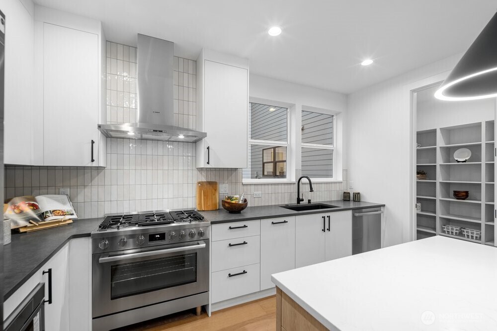 976 7th Ave NW (Homesite #6) , Issaquah, WA 98027