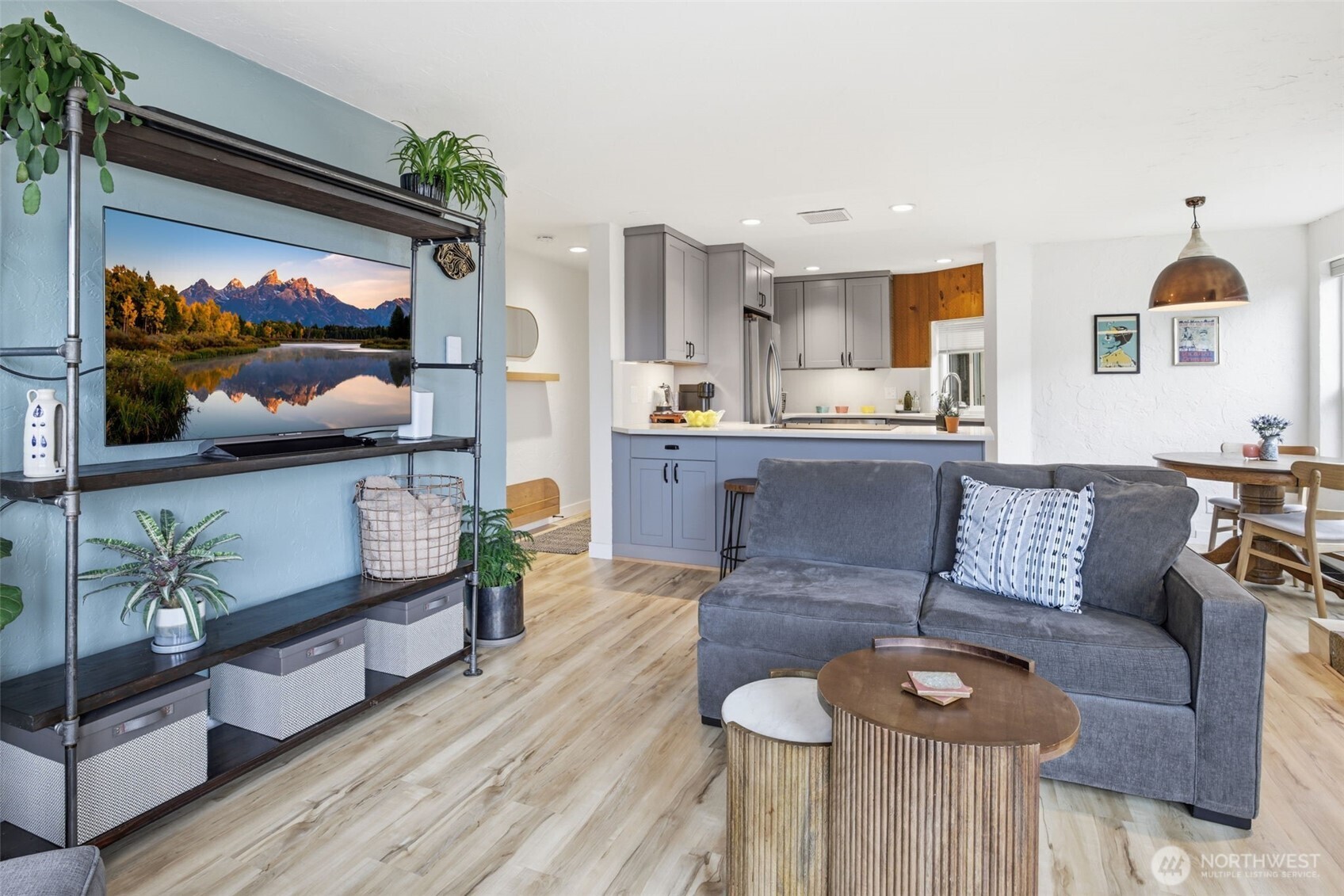 5642 California Avenue SW #3, Seattle, WA 98136