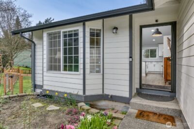 8618 74th Drive NE, Marysville, WA 98270 - Photo 2