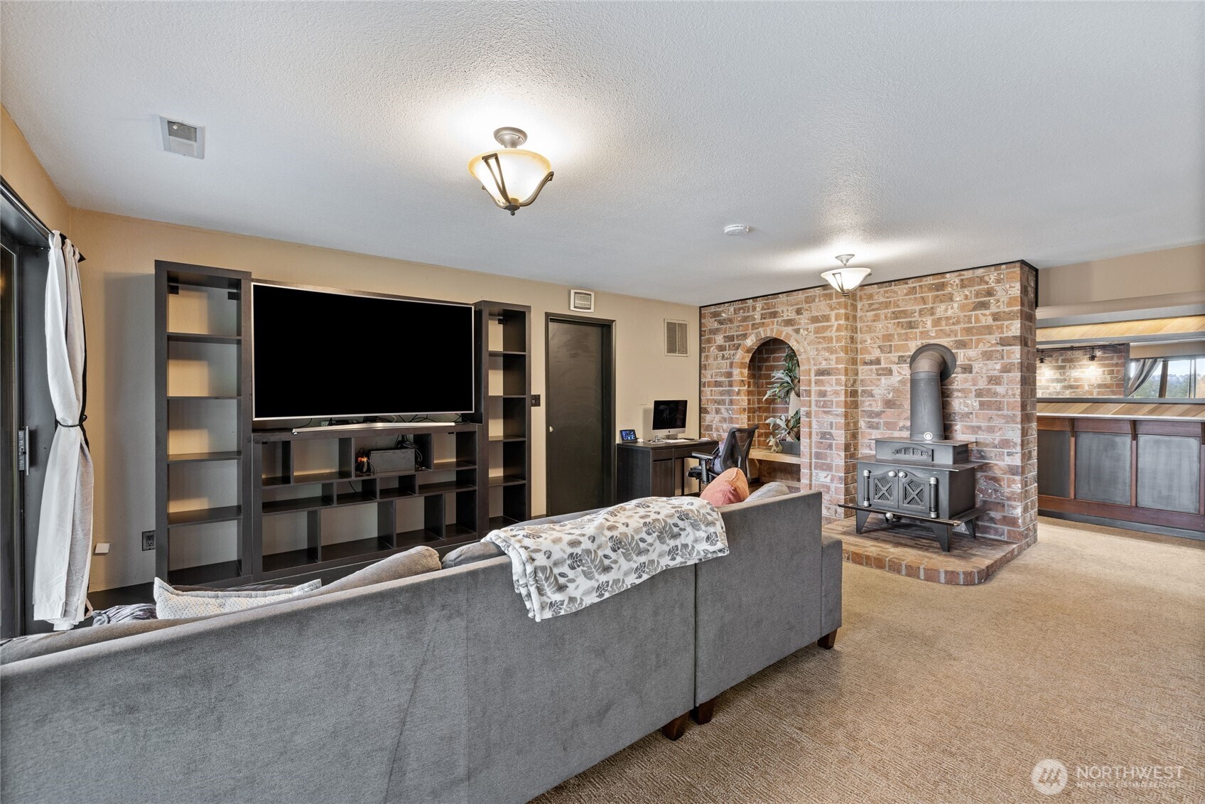 1048 12th Avenue , Fox Island, WA 98333