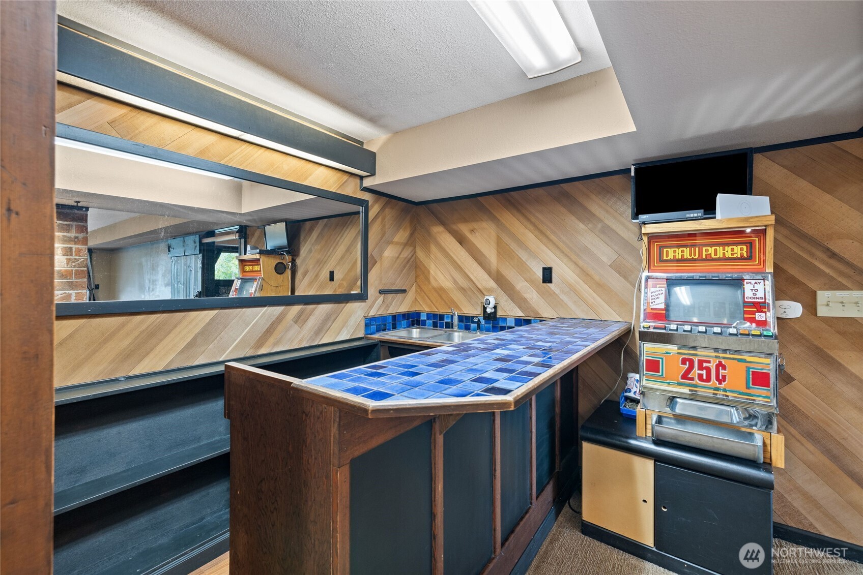 1048 12th Avenue , Fox Island, WA 98333