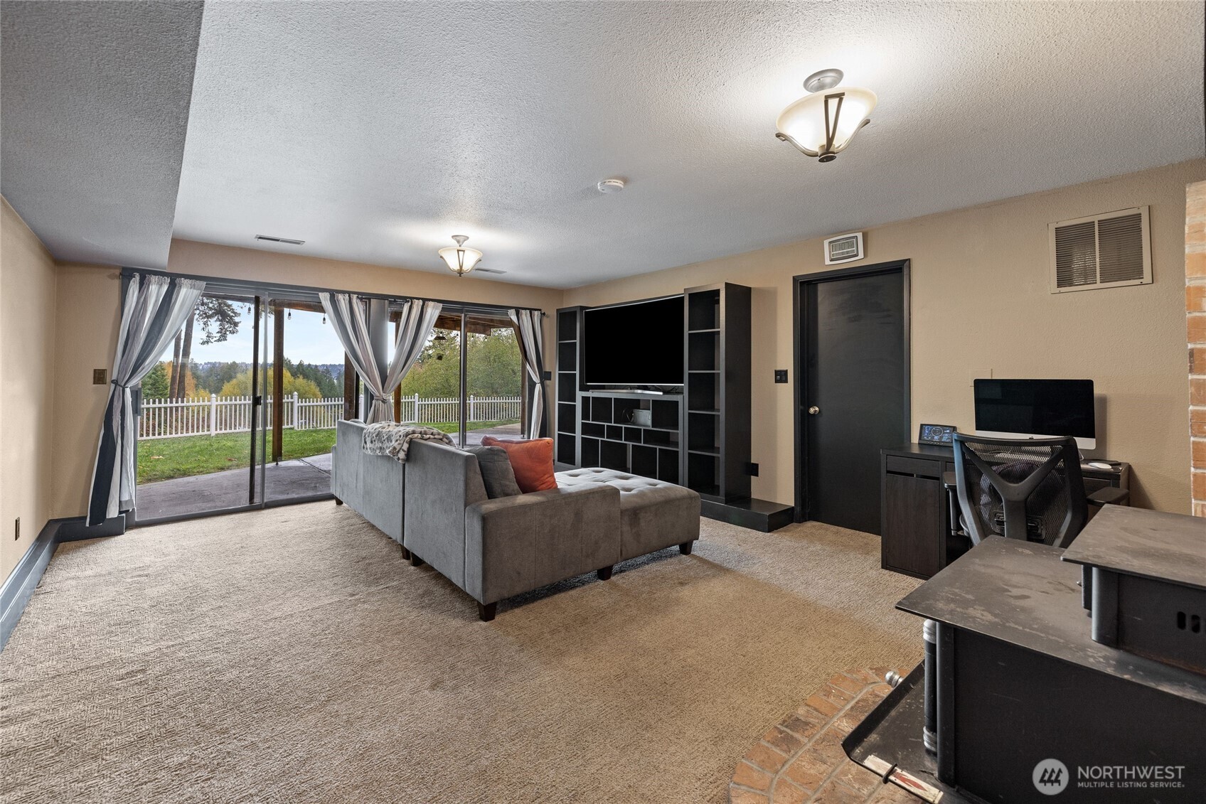 1048 12th Avenue , Fox Island, WA 98333