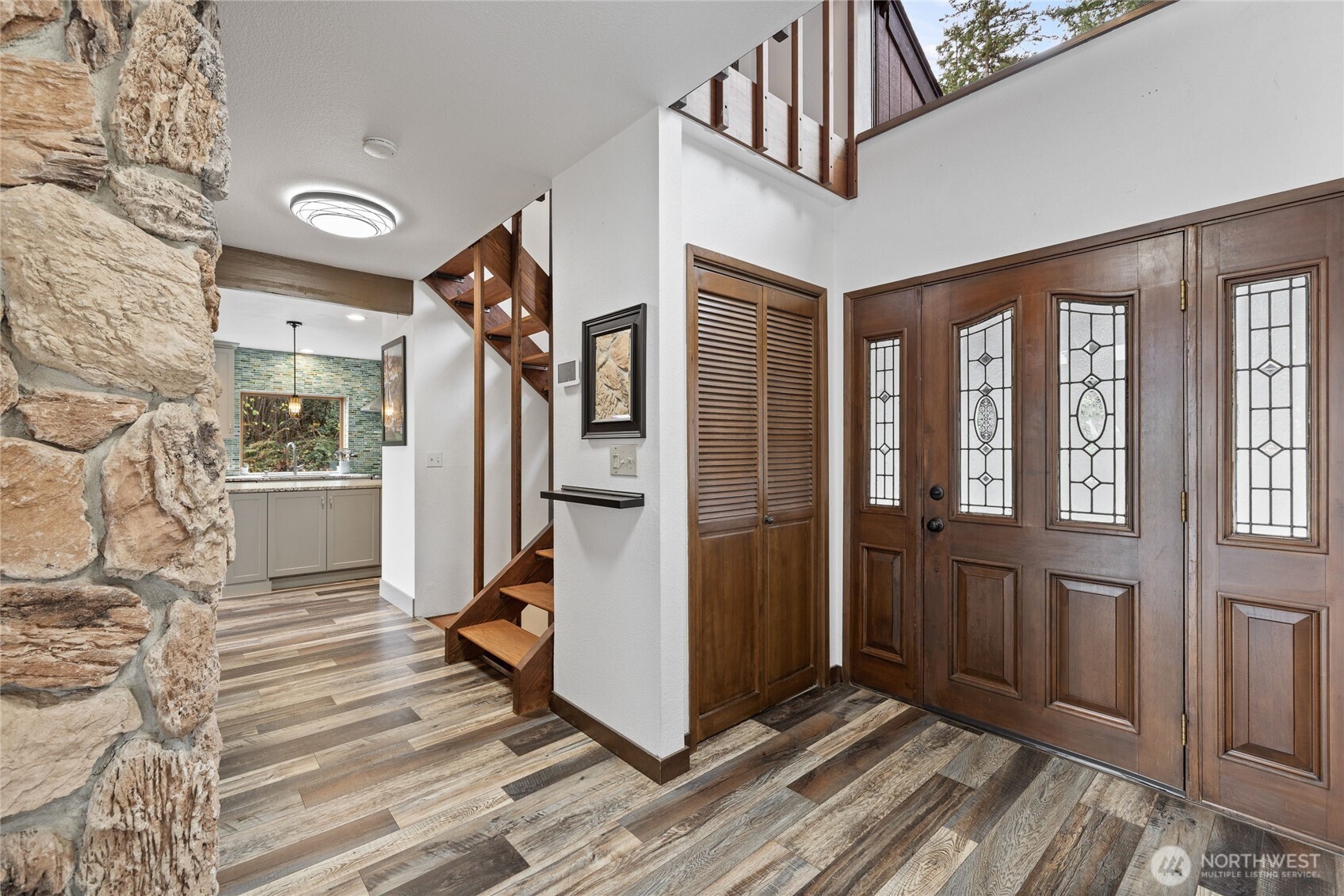 1048 12th Avenue , Fox Island, WA 98333