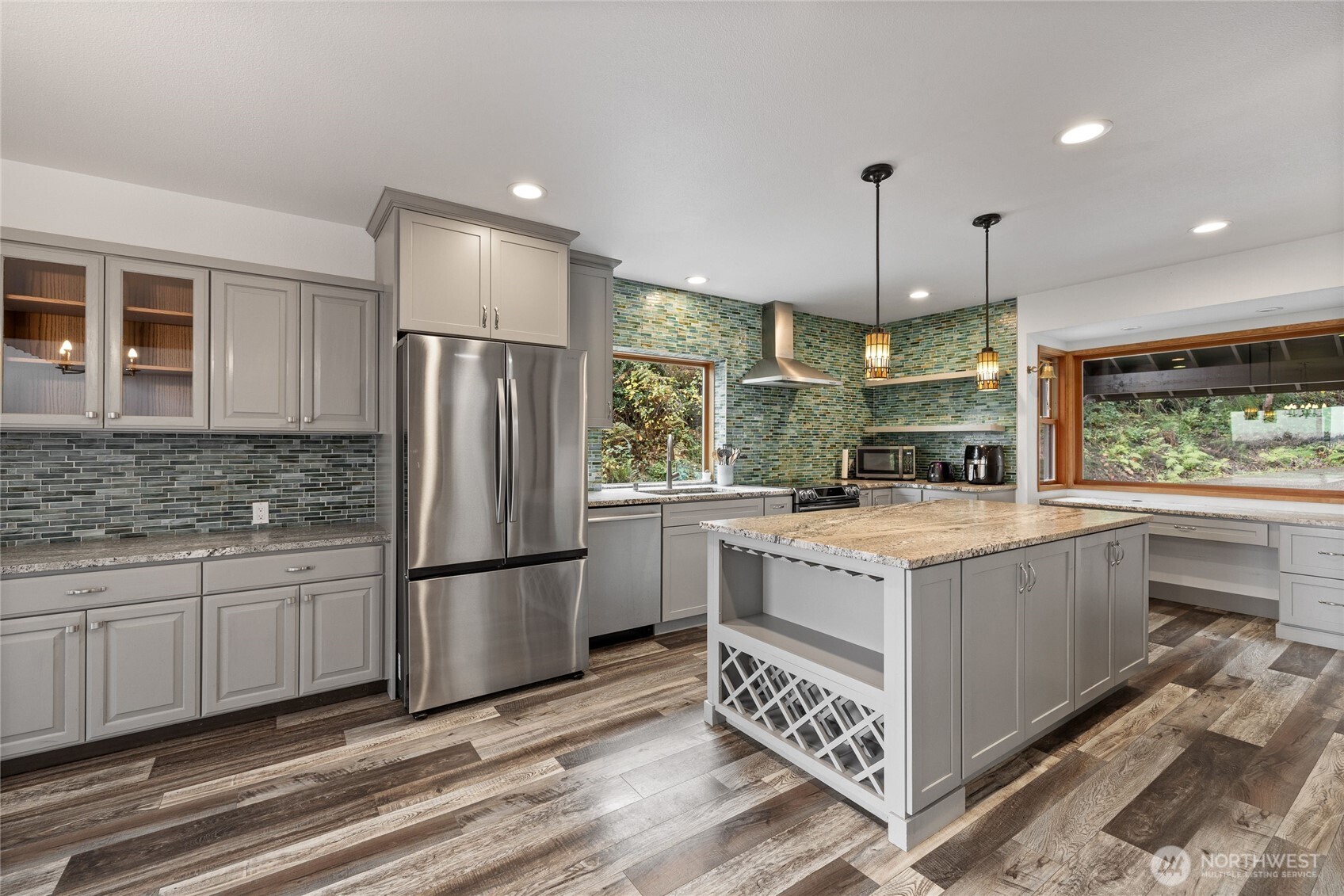 1048 12th Avenue , Fox Island, WA 98333