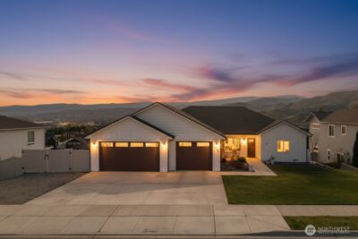885 Autumn Crest Drive , Wenatchee, WA 98801