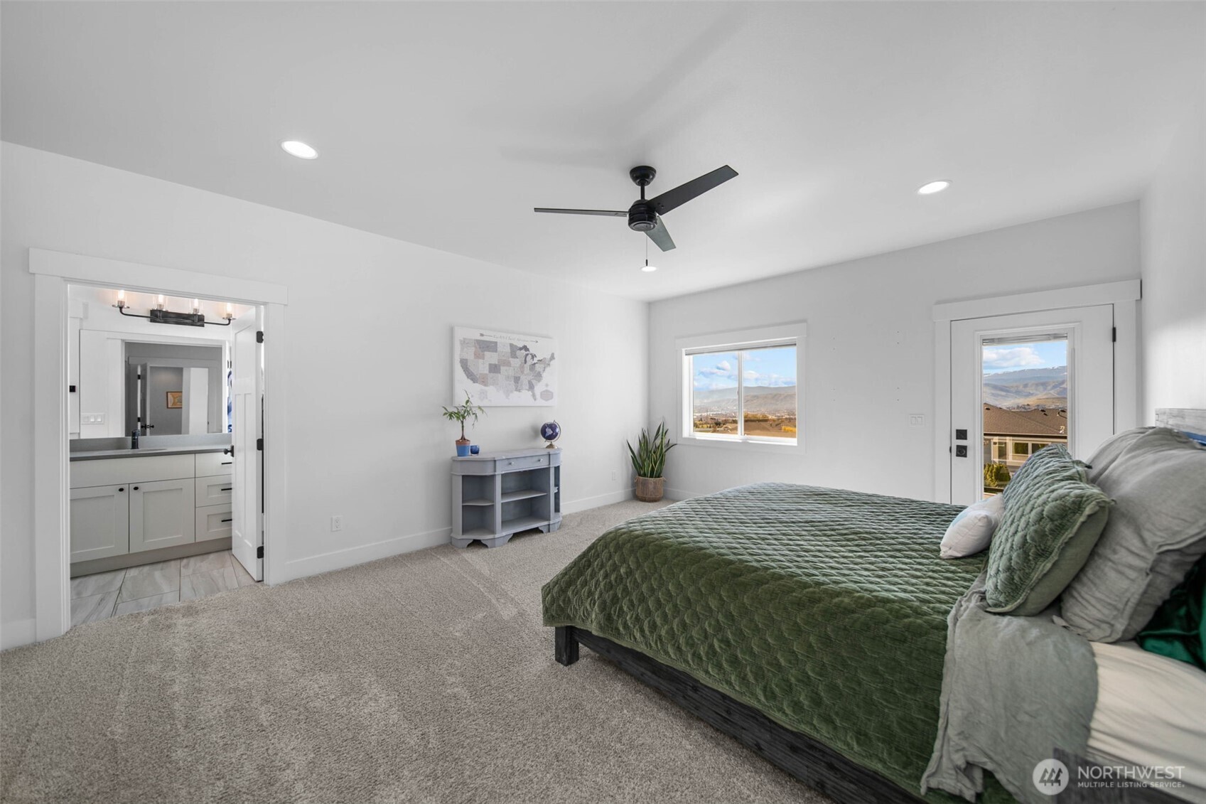 885 Autumn Crest Drive , Wenatchee, WA 98801