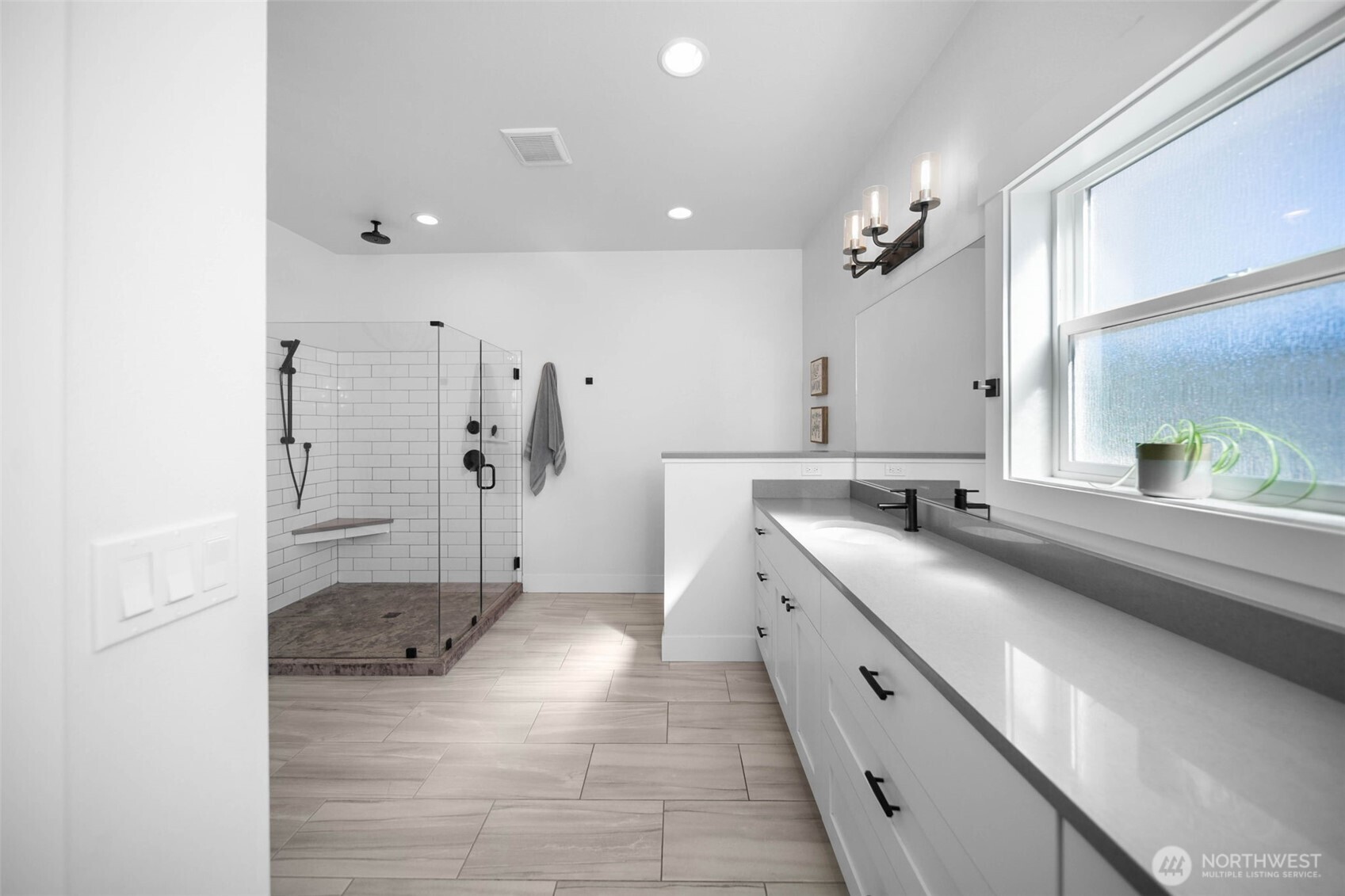 885 Autumn Crest Drive , Wenatchee, WA 98801
