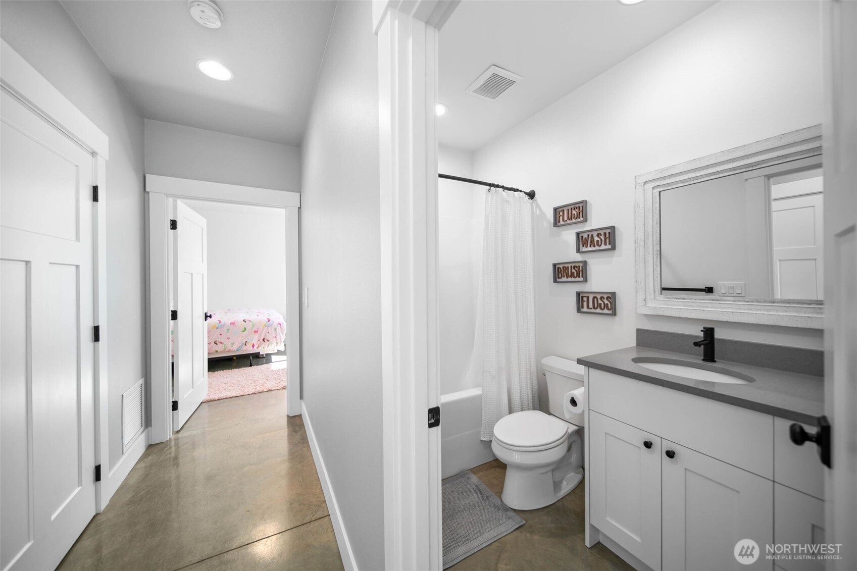 885 Autumn Crest Drive , Wenatchee, WA 98801