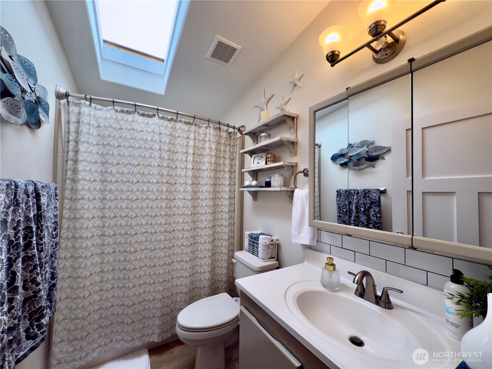 609 Chenois Avenue NE, Ocean Shores, WA 98569