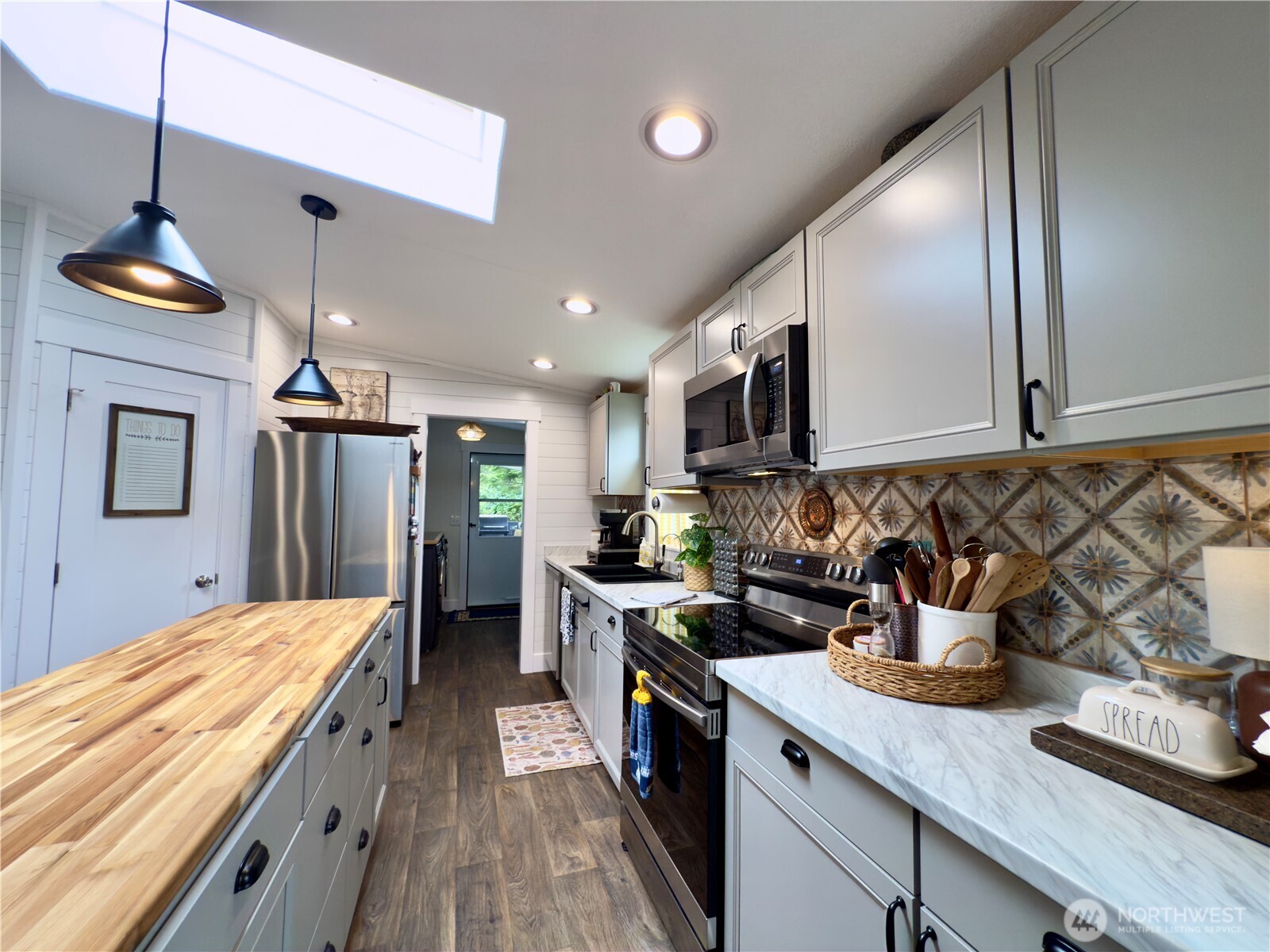 609 Chenois Avenue NE, Ocean Shores, WA 98569