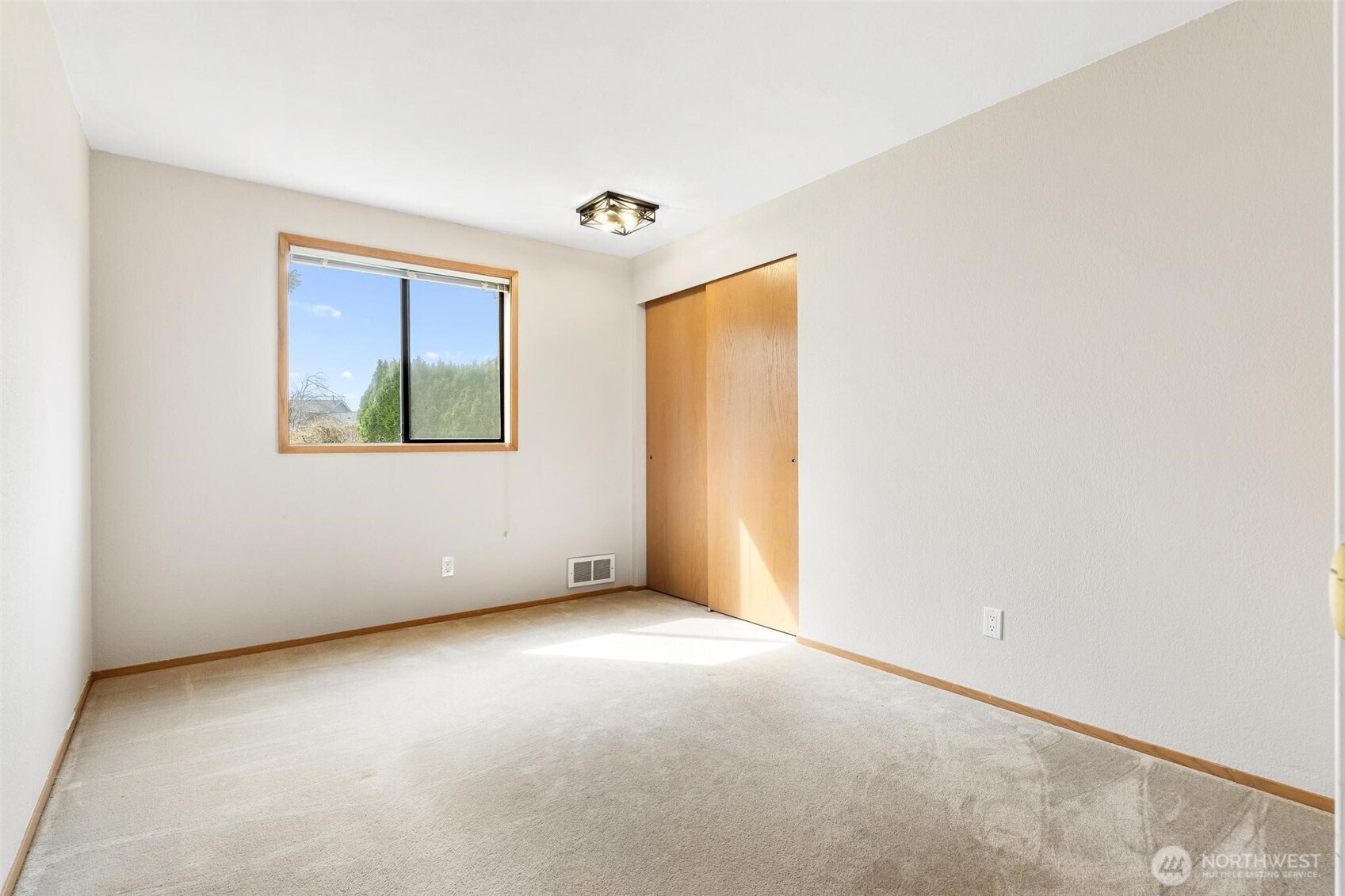 6811 59th Drive NE, Marysville, WA 98270