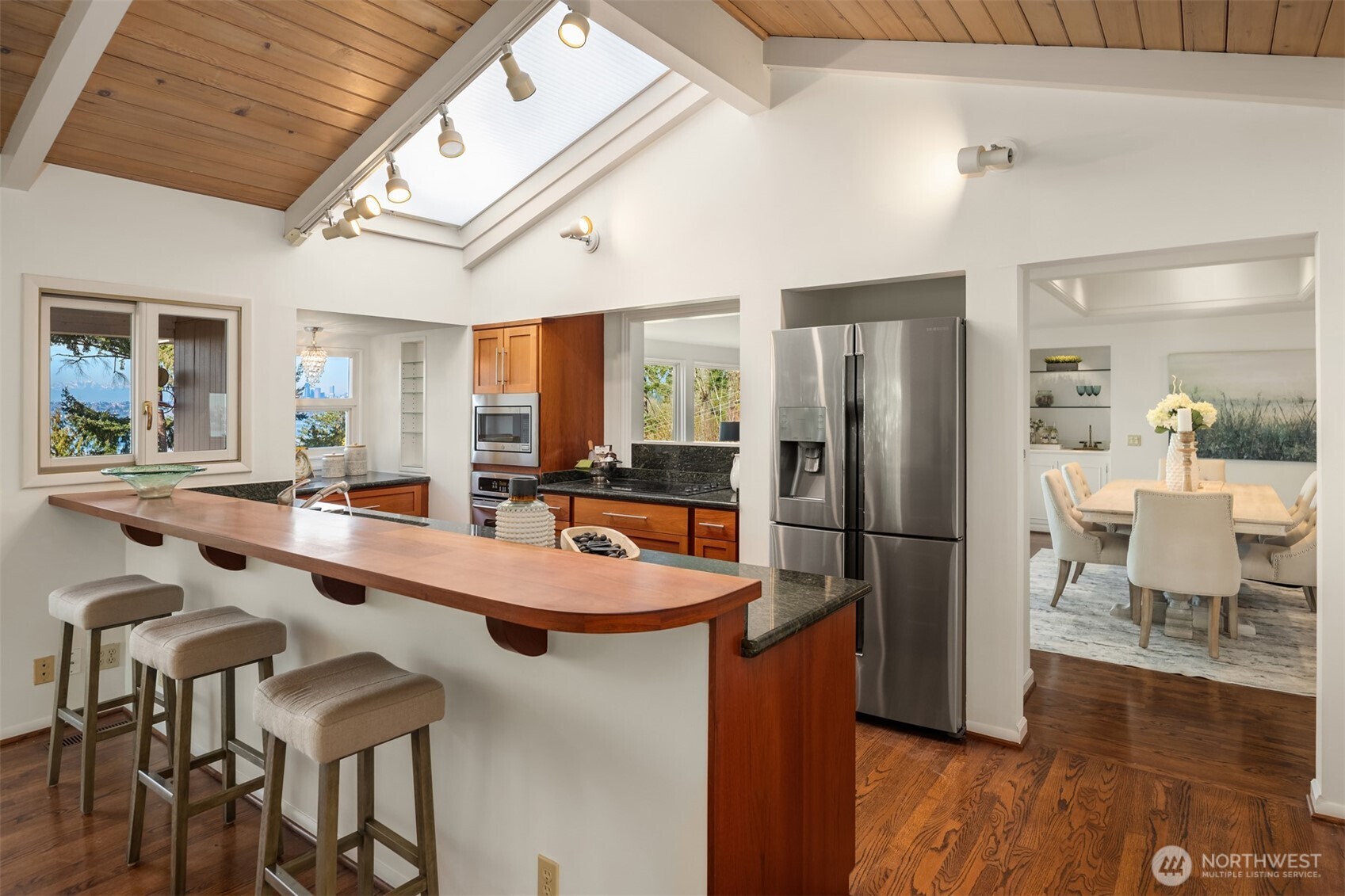 4701 84th Avenue SE, Mercer Island, WA 98040