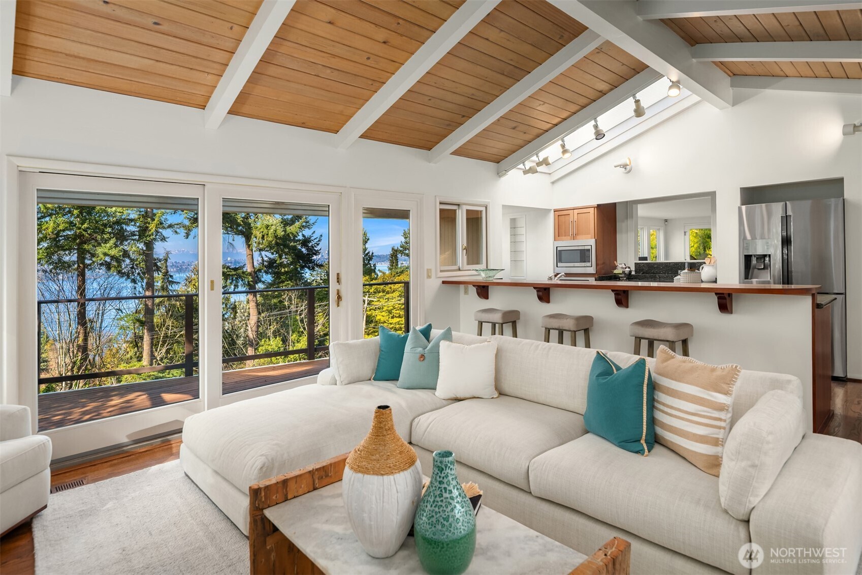 4701 84th Avenue SE, Mercer Island, WA 98040