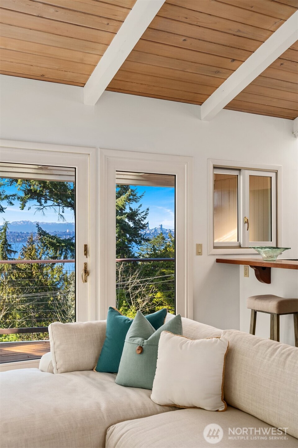 4701 84th Avenue SE, Mercer Island, WA 98040