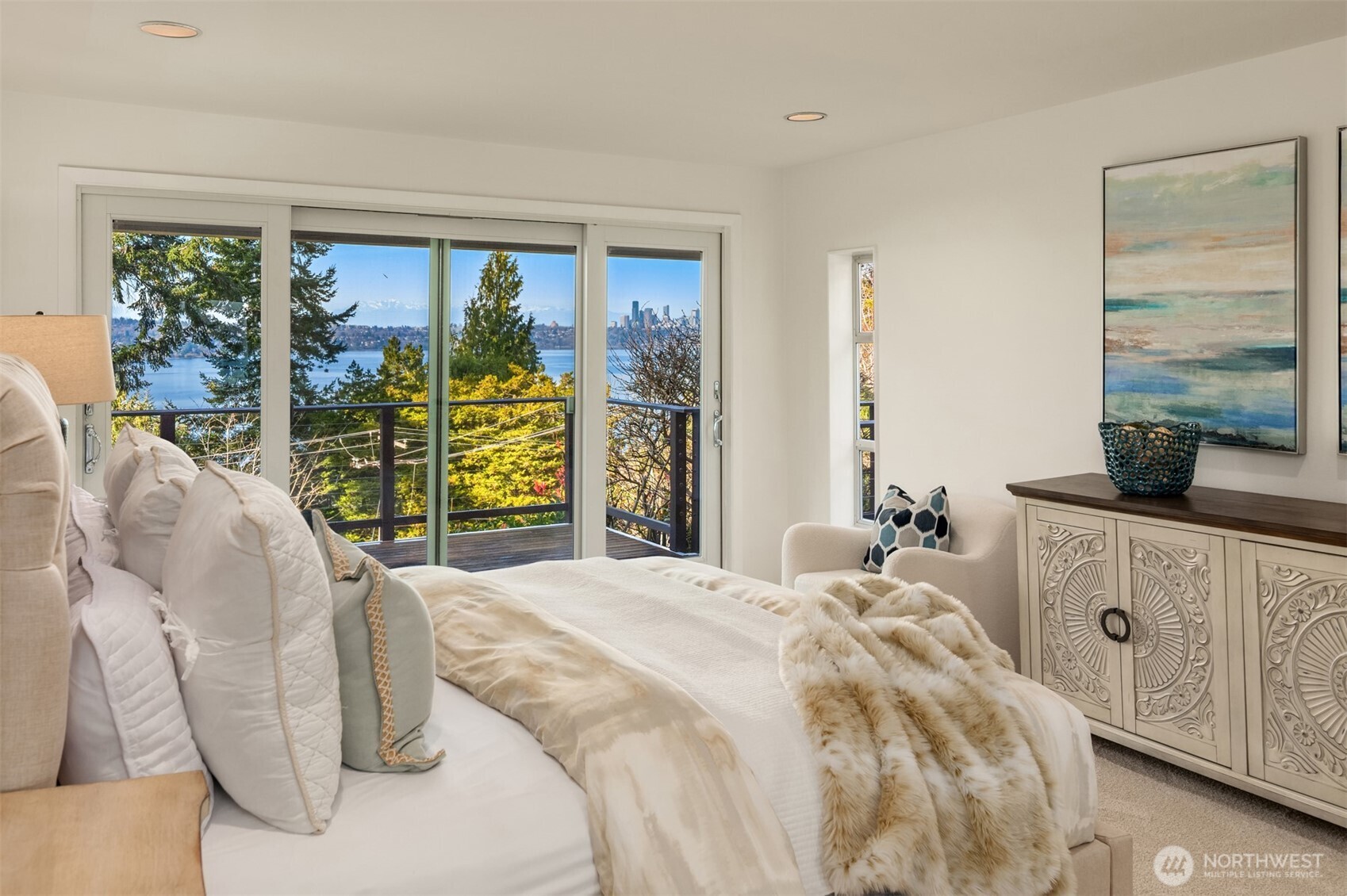 4701 84th Avenue SE, Mercer Island, WA 98040