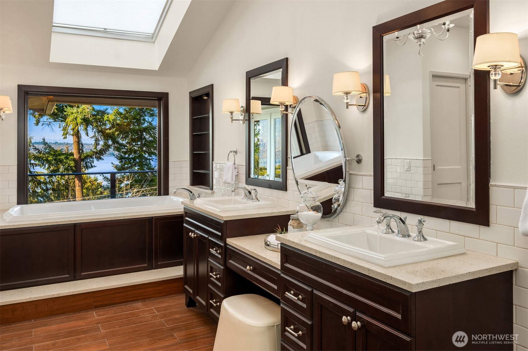 4701 84th Avenue SE, Mercer Island, WA 98040