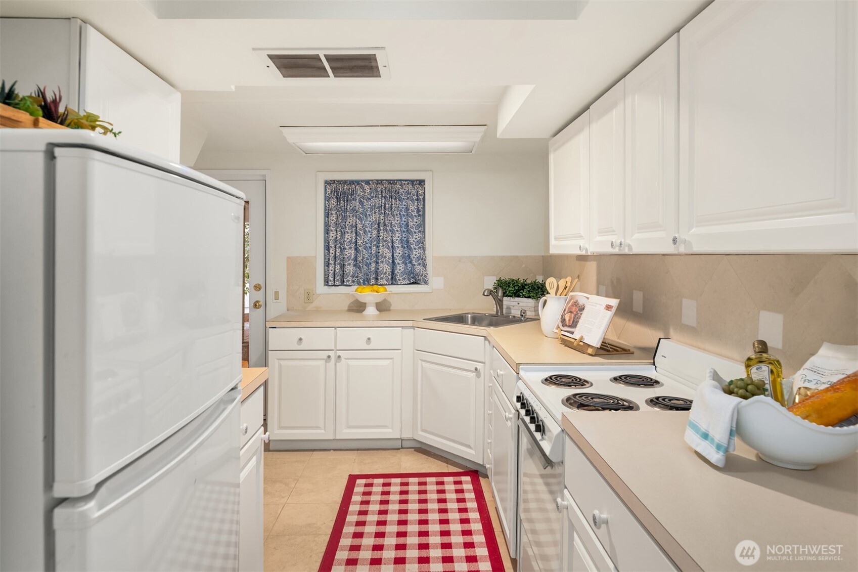 4701 84th Avenue SE, Mercer Island, WA 98040