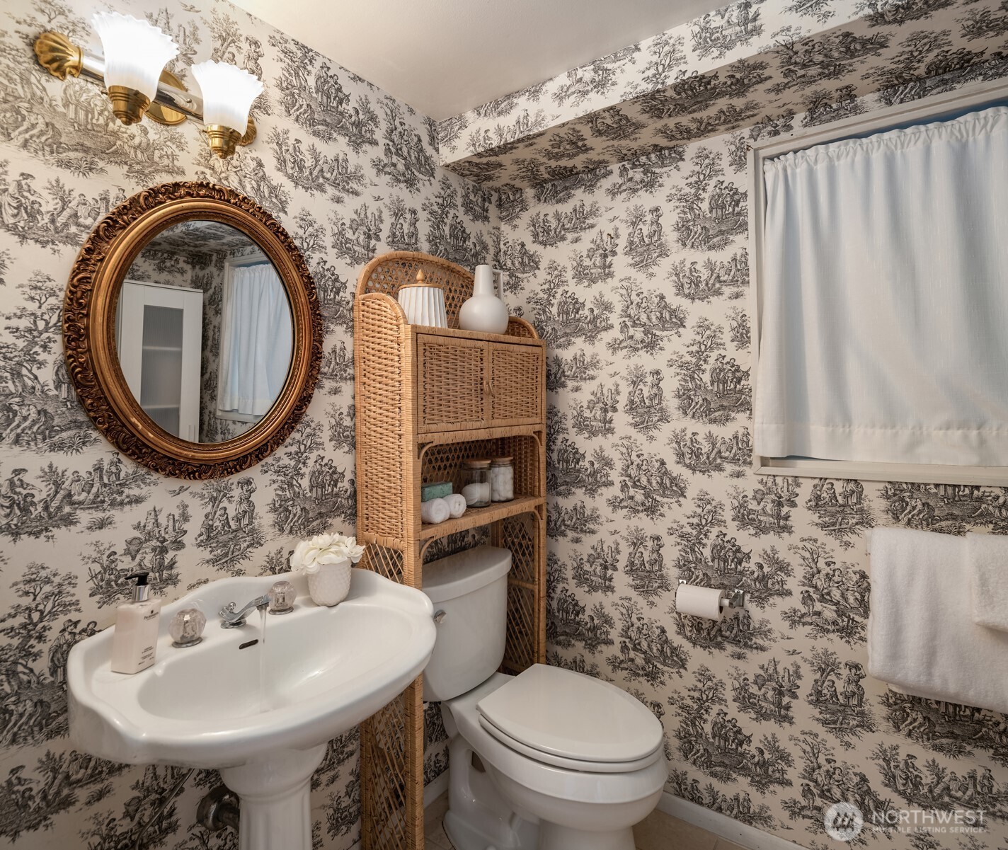 4701 84th Avenue SE, Mercer Island, WA 98040