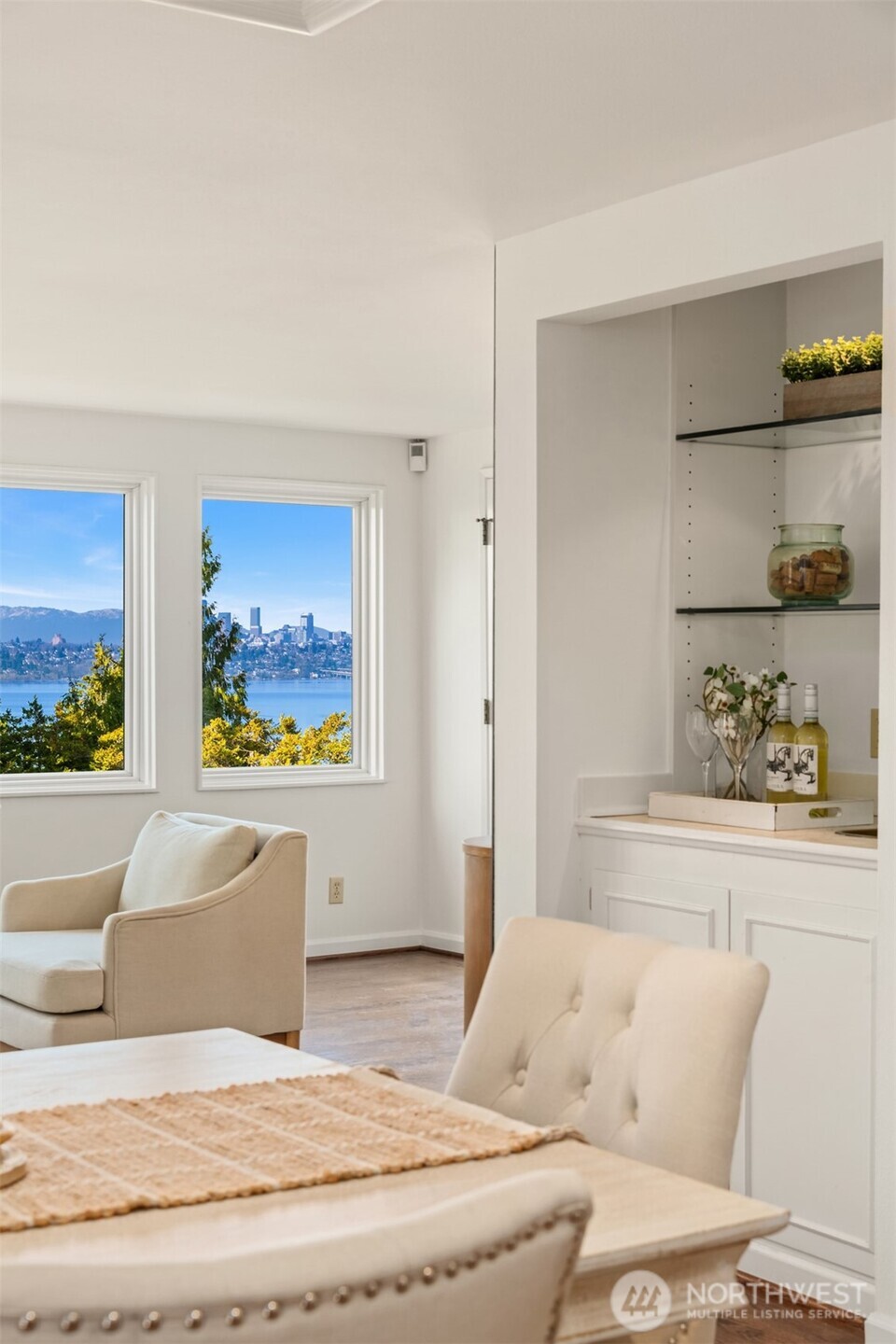 4701 84th Avenue SE, Mercer Island, WA 98040