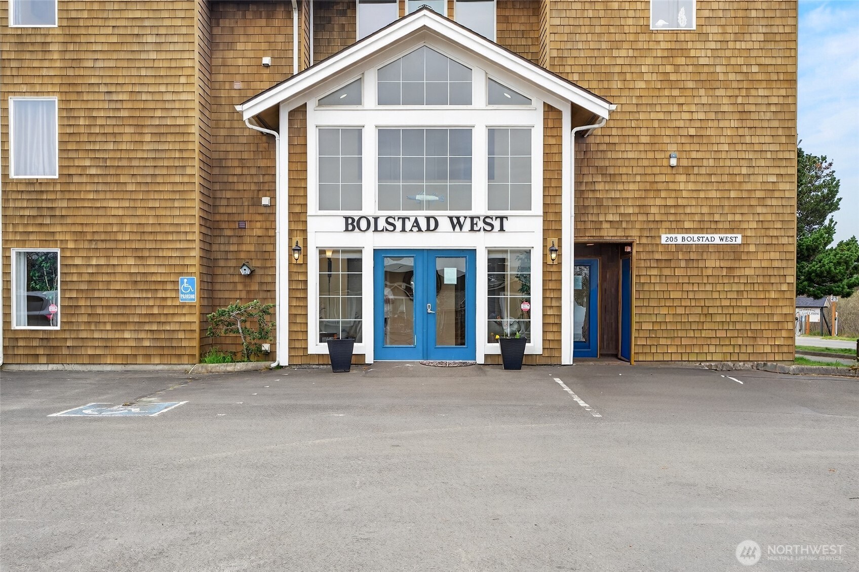 205 W Bolstad Avenue #304, Long Beach, WA 98631