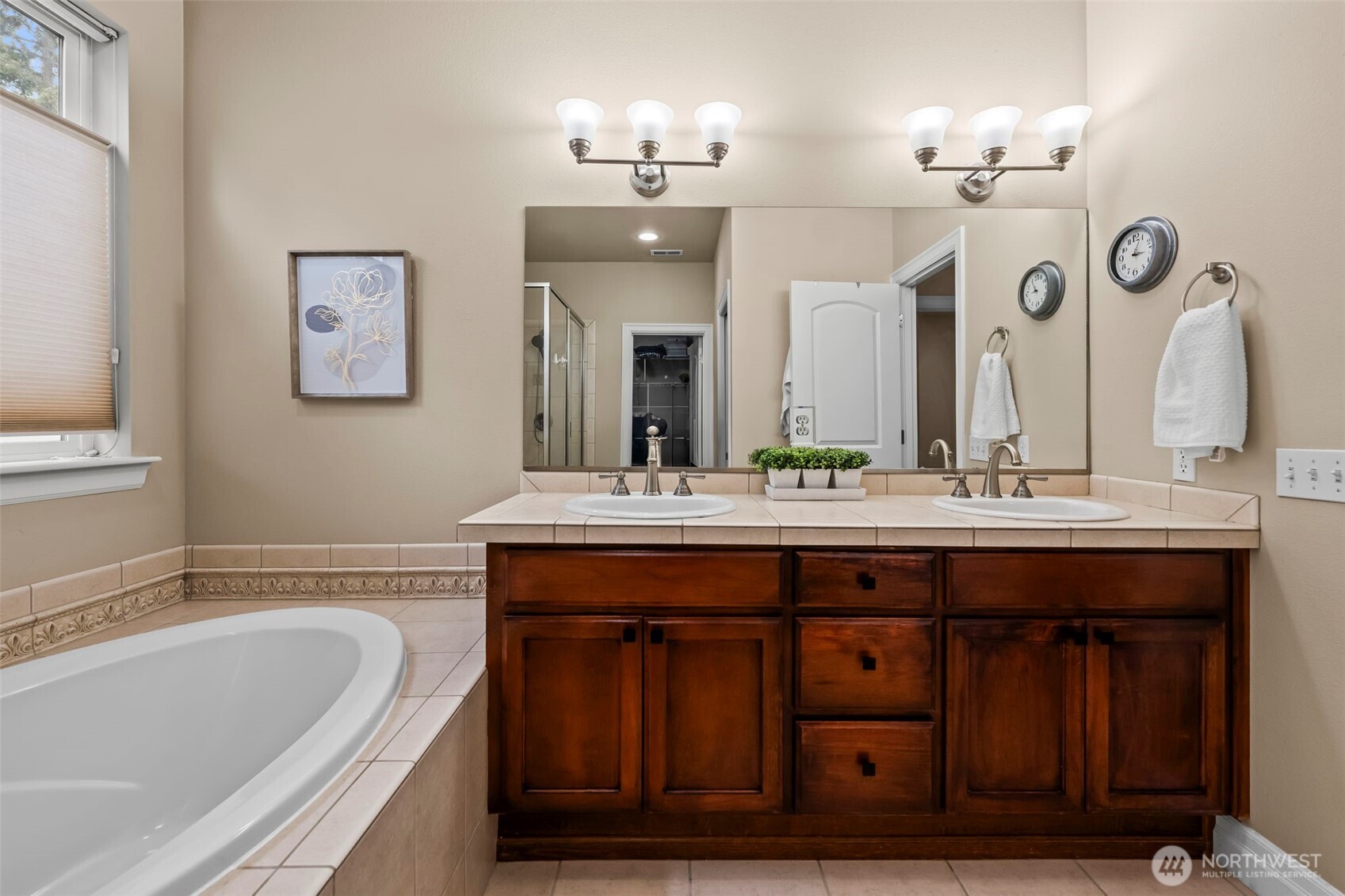 1559 Bay Hill Avenue , Fircrest, WA 98466