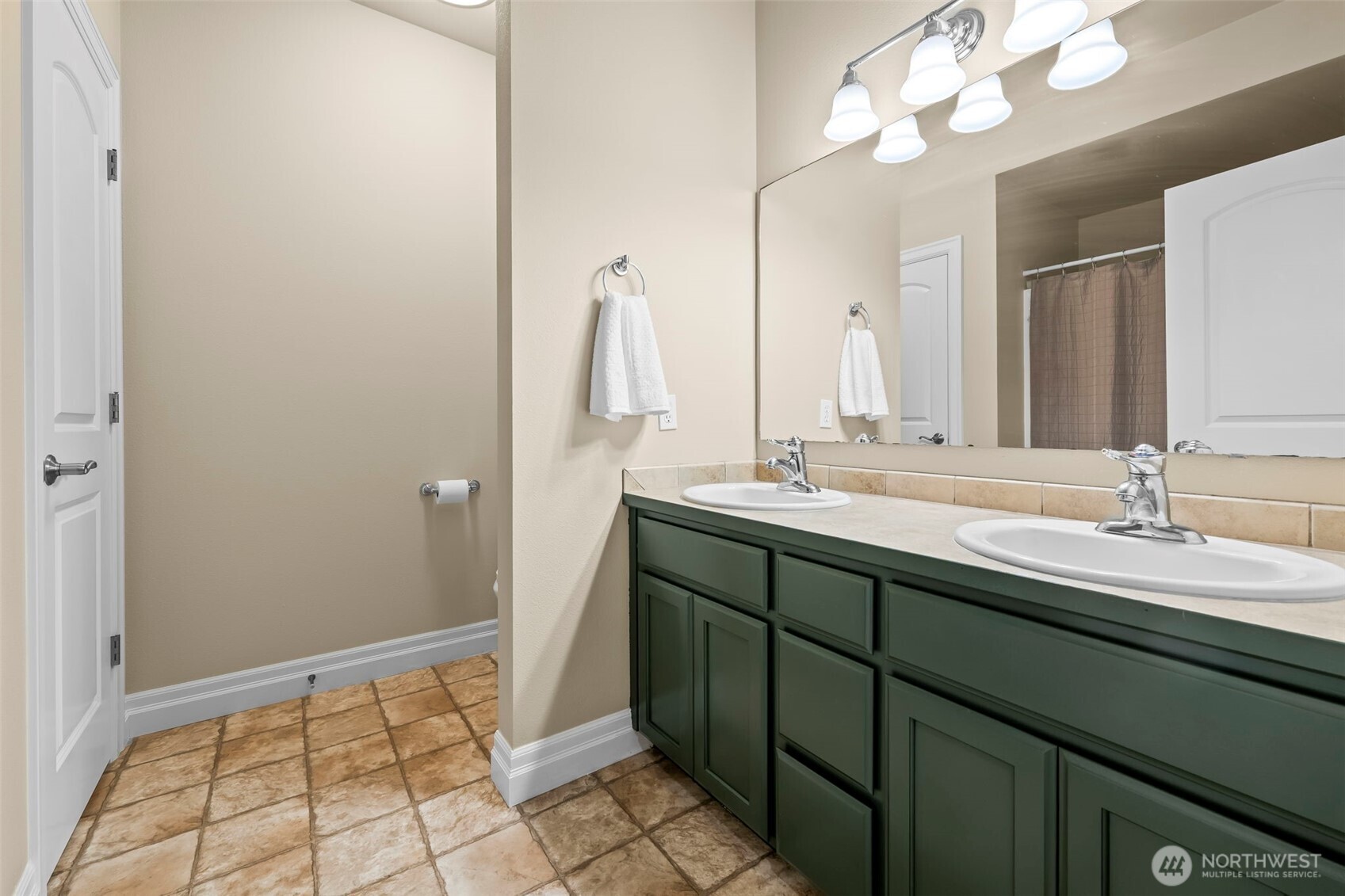 1559 Bay Hill Avenue , Fircrest, WA 98466