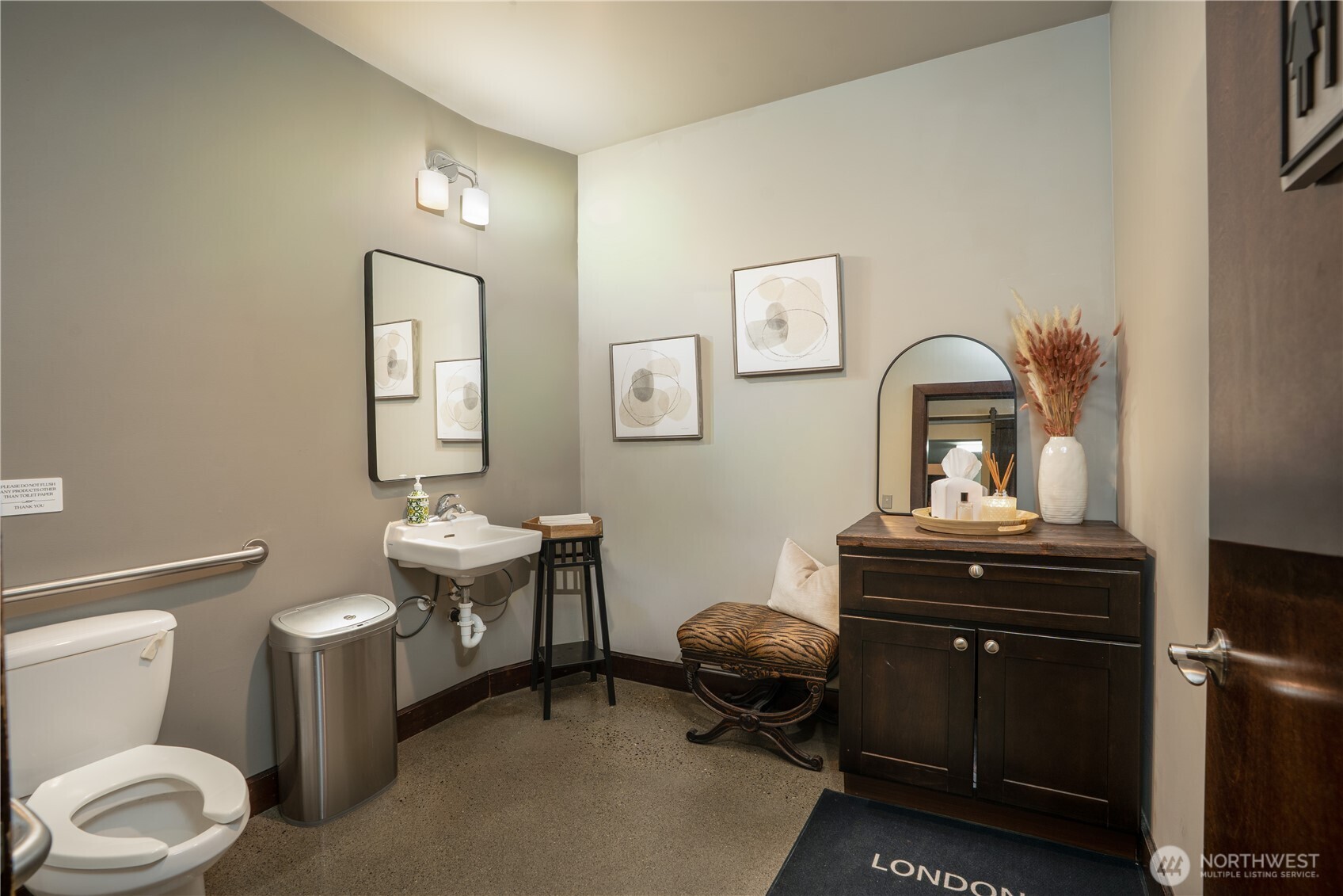 1515 Dock St #STE #2, Tacoma, WA 98402