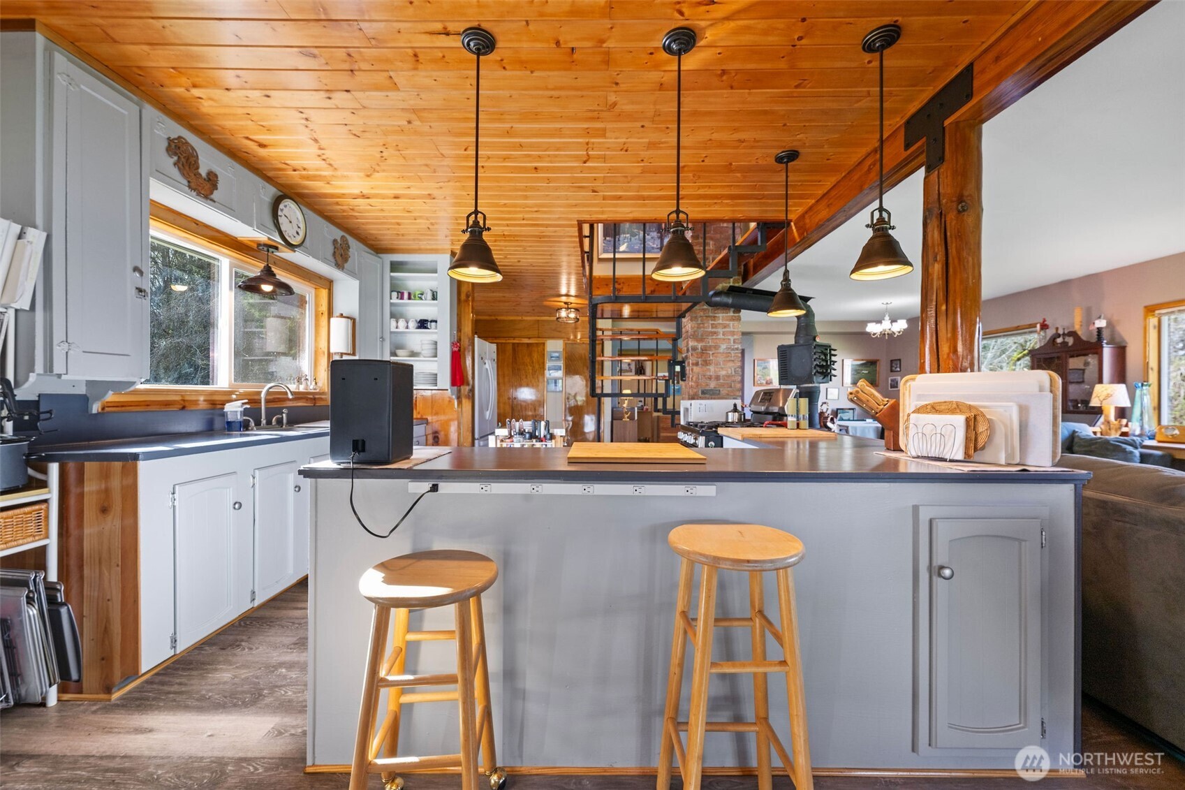 471 Barr Road , Grays River, WA 98621