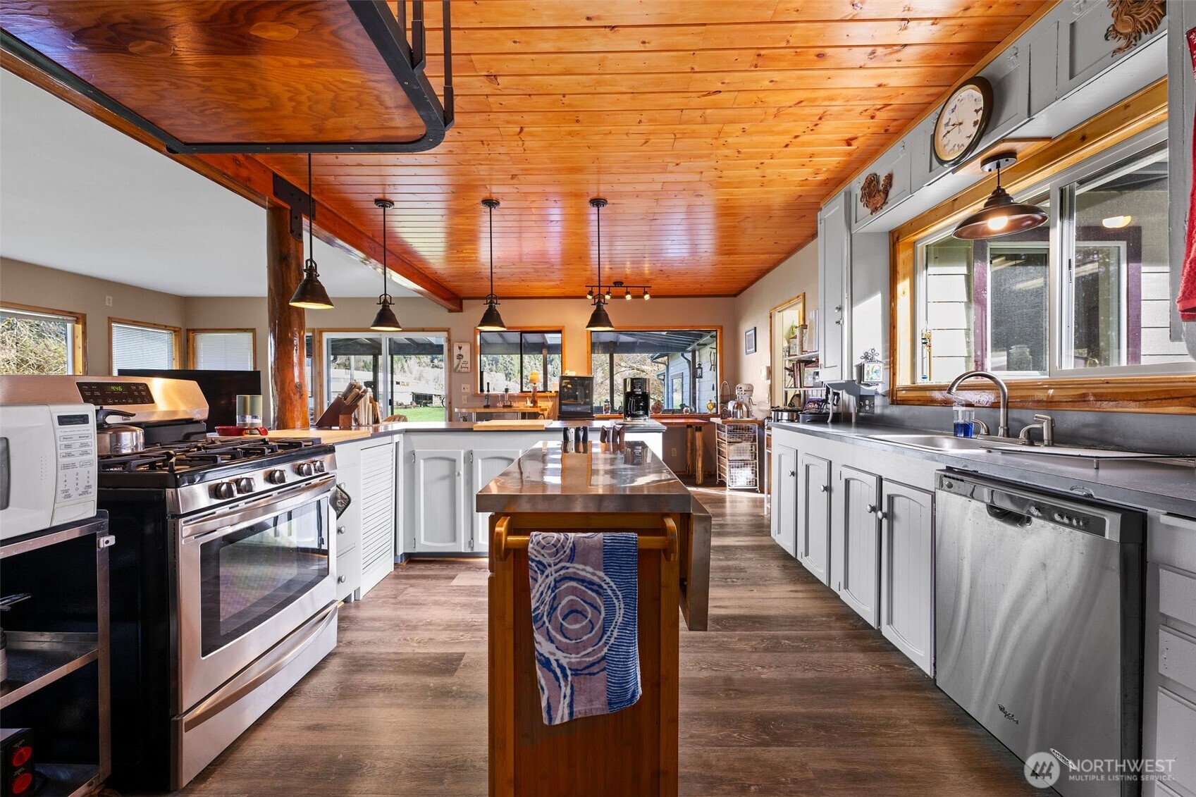 471 Barr Road , Grays River, WA 98621