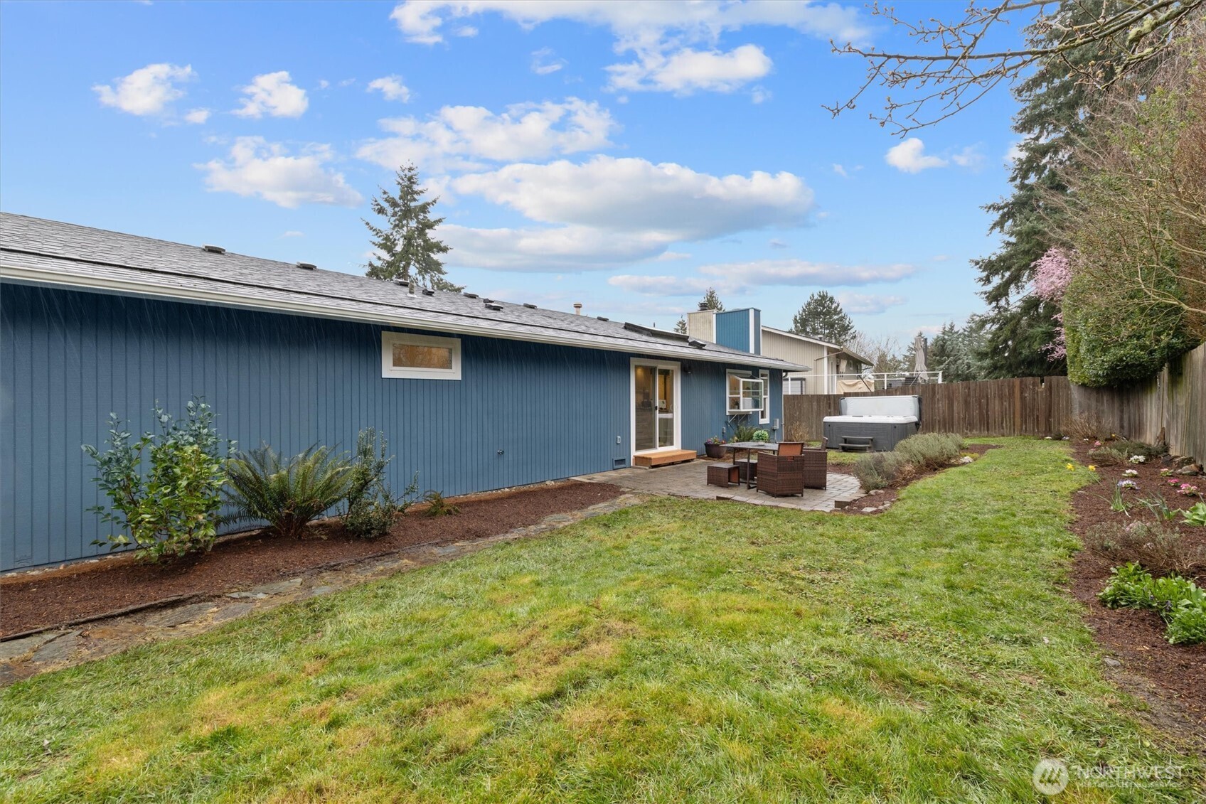 10932 156th Court NE, Redmond, WA 98052-2650