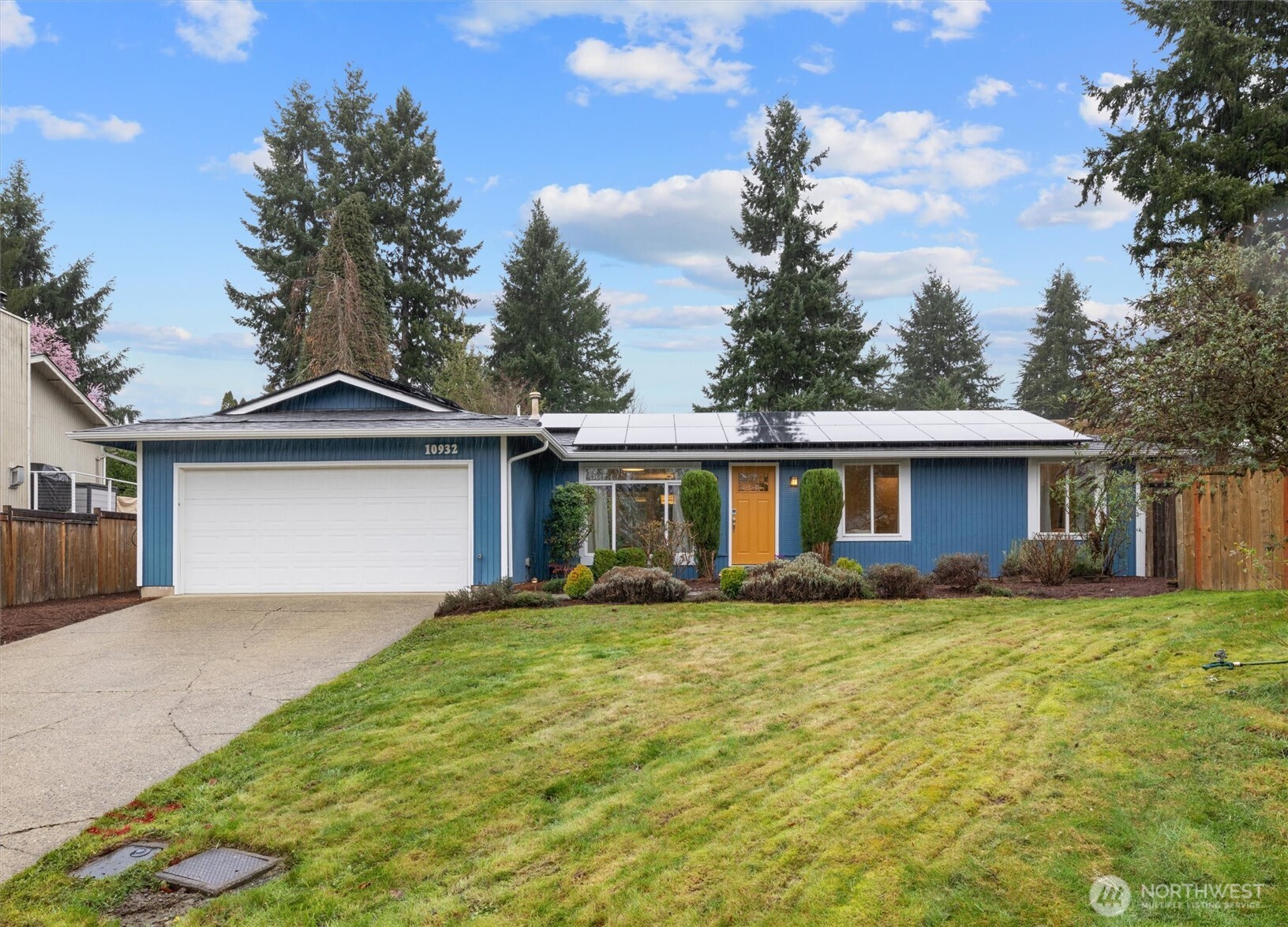 10932 156th Court NE, Redmond, WA 98052-2650