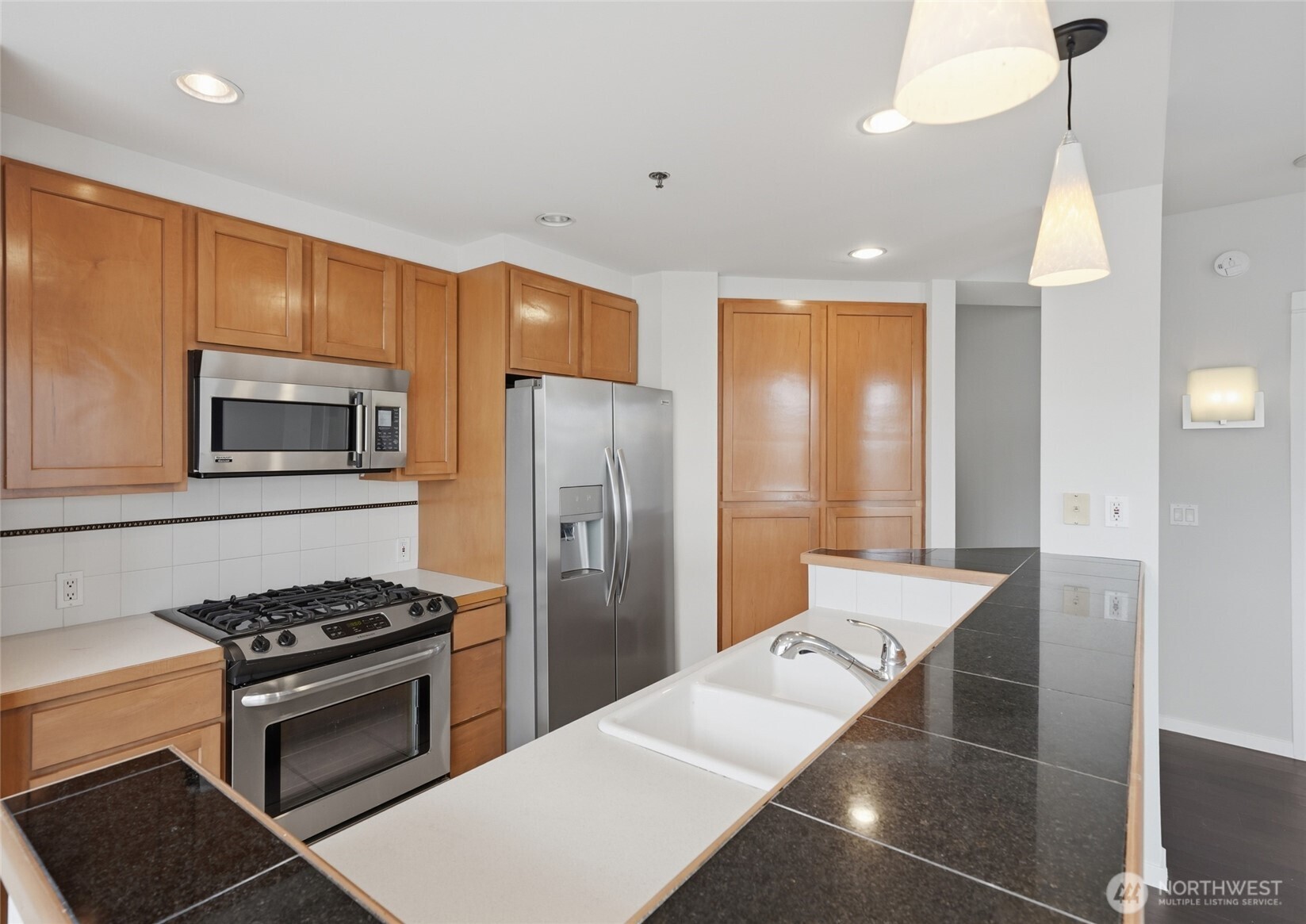 2801 1st Avenue #504, Seattle, WA 98121